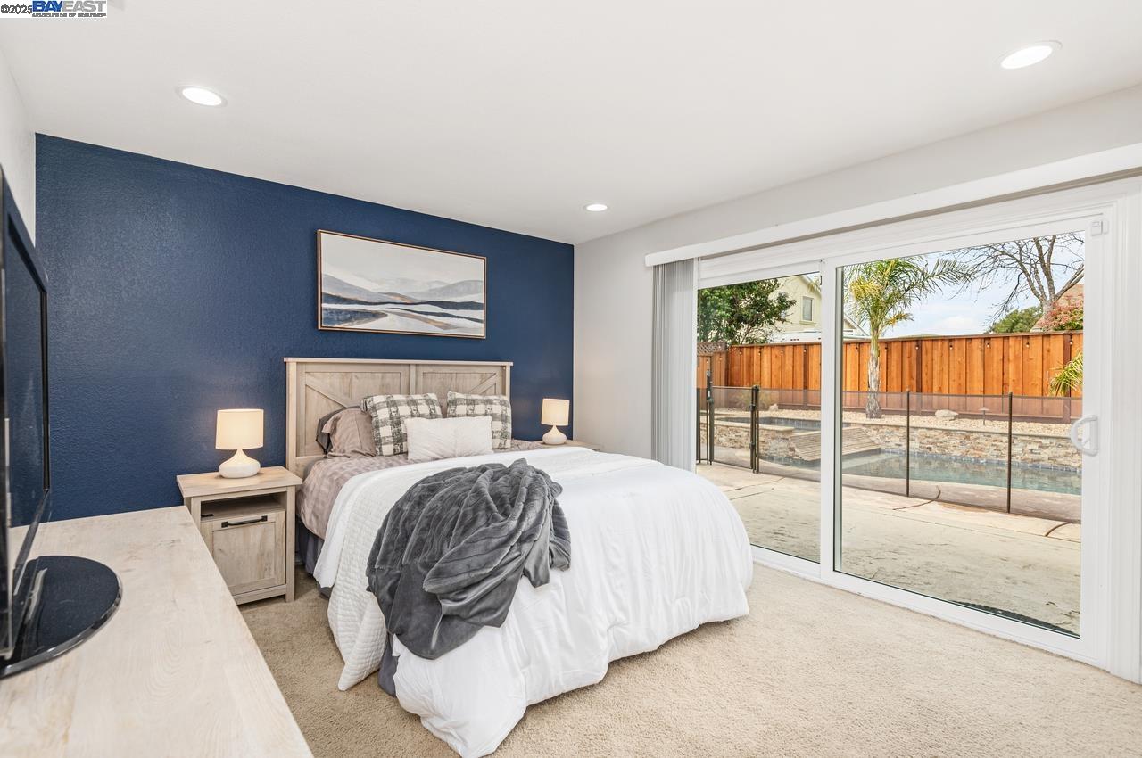 5968 Ocean Hills Way