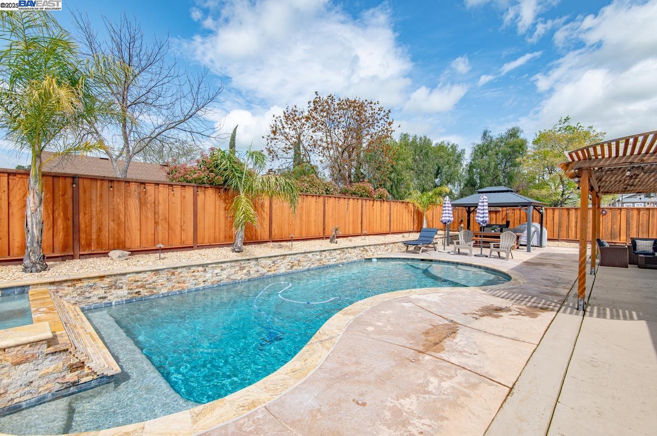 5968 Ocean Hills Way