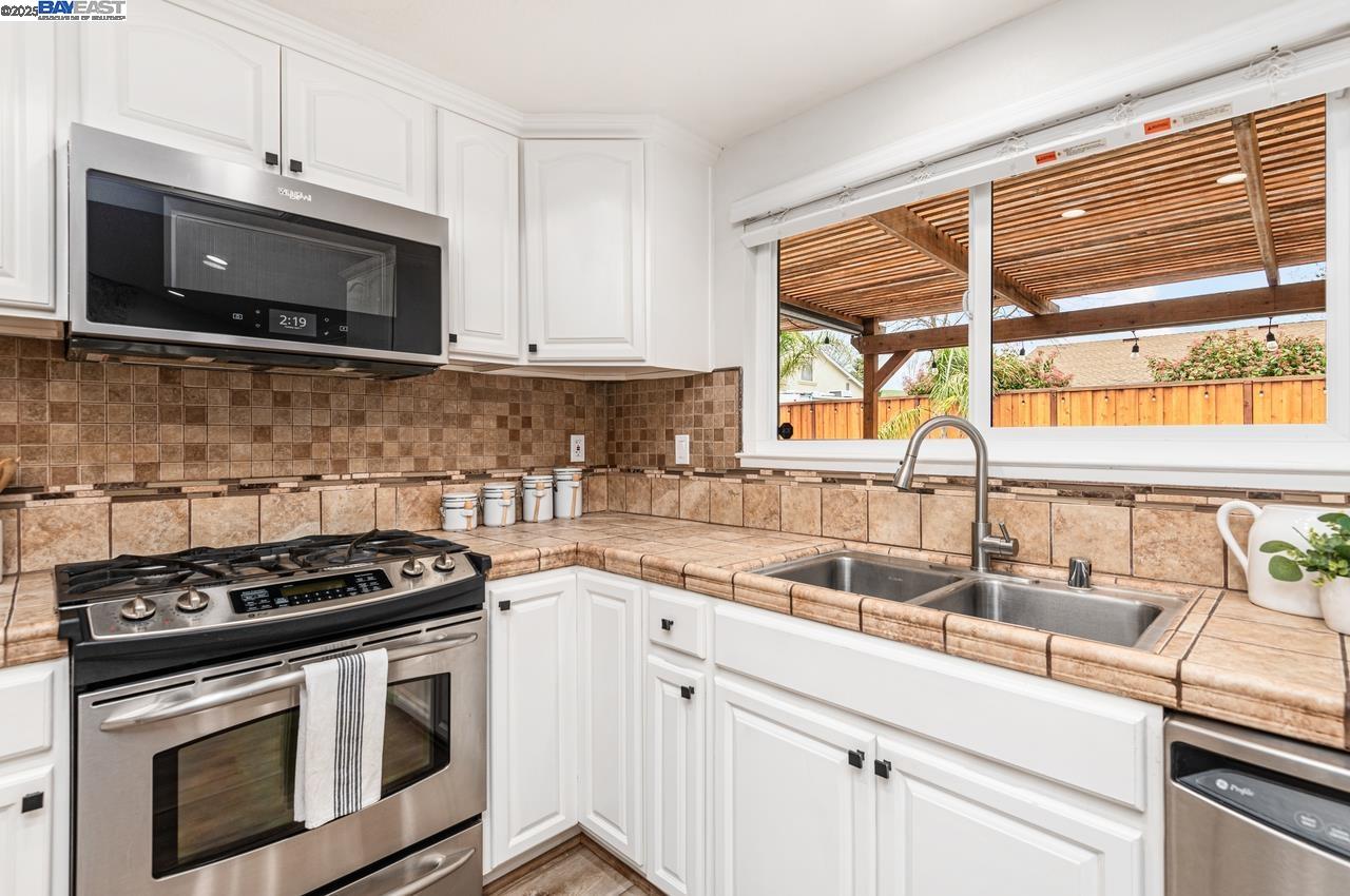 5968 Ocean Hills Way