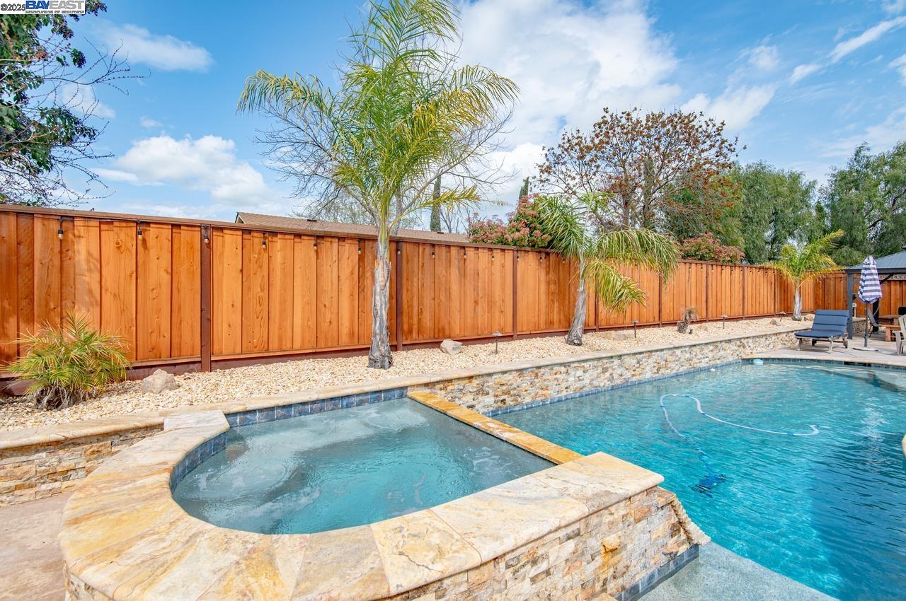 5968 Ocean Hills Way