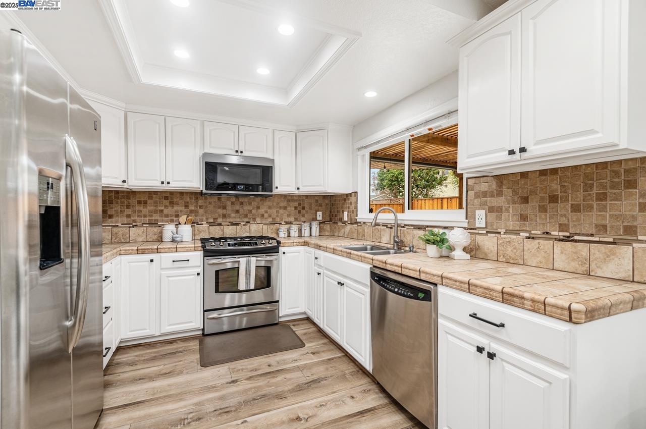 5968 Ocean Hills Way