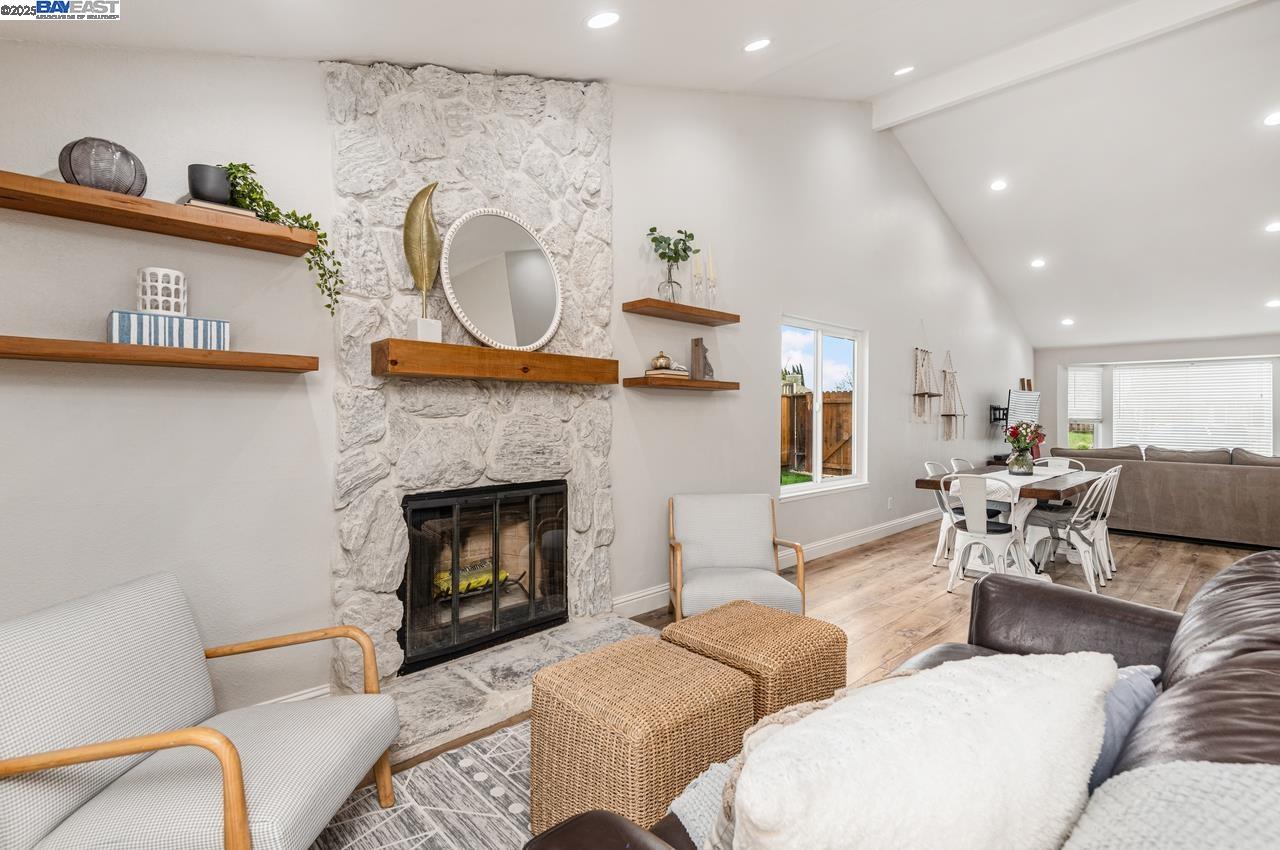 5968 Ocean Hills Way