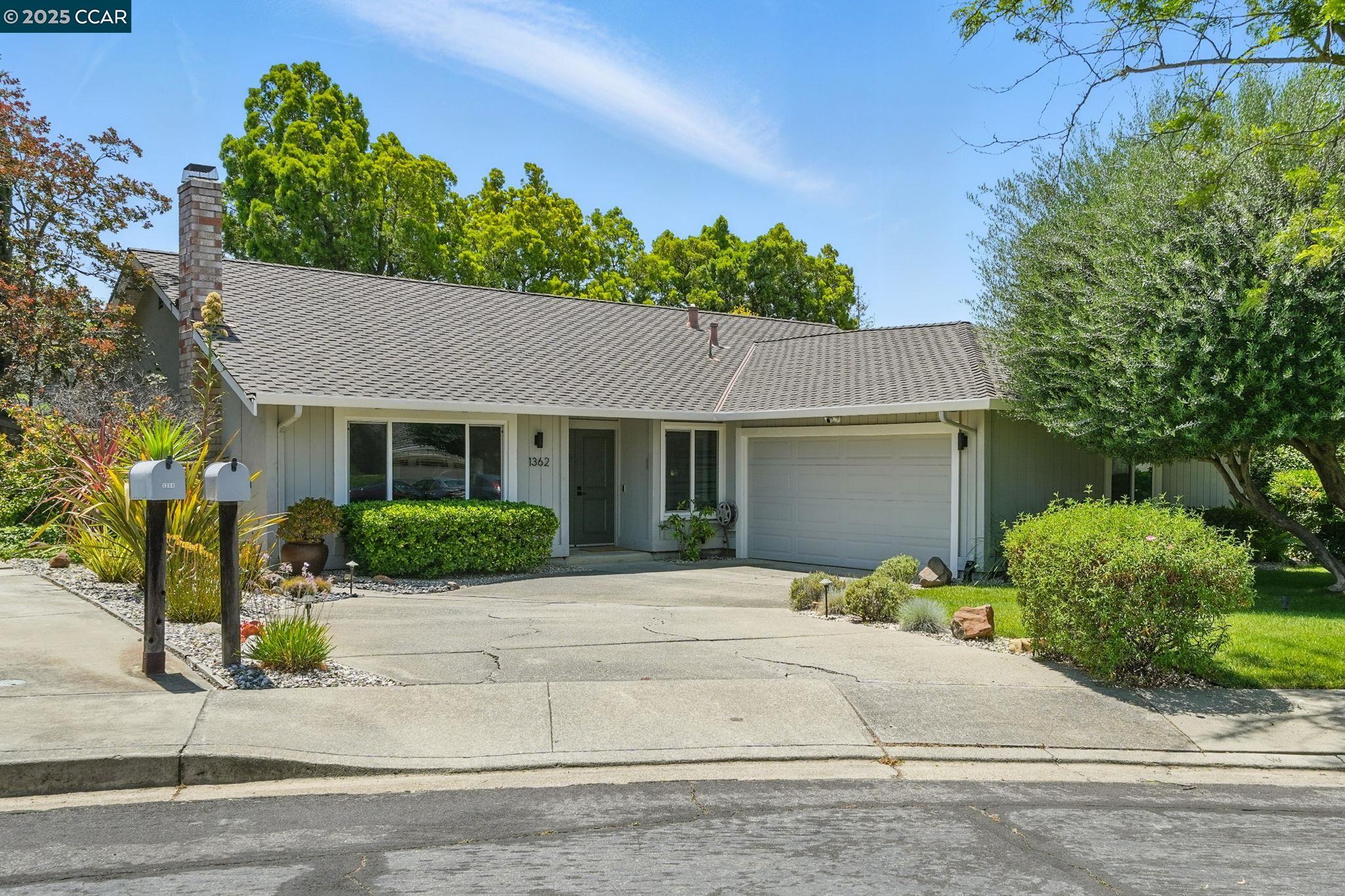 1362 Meadow Glen Way