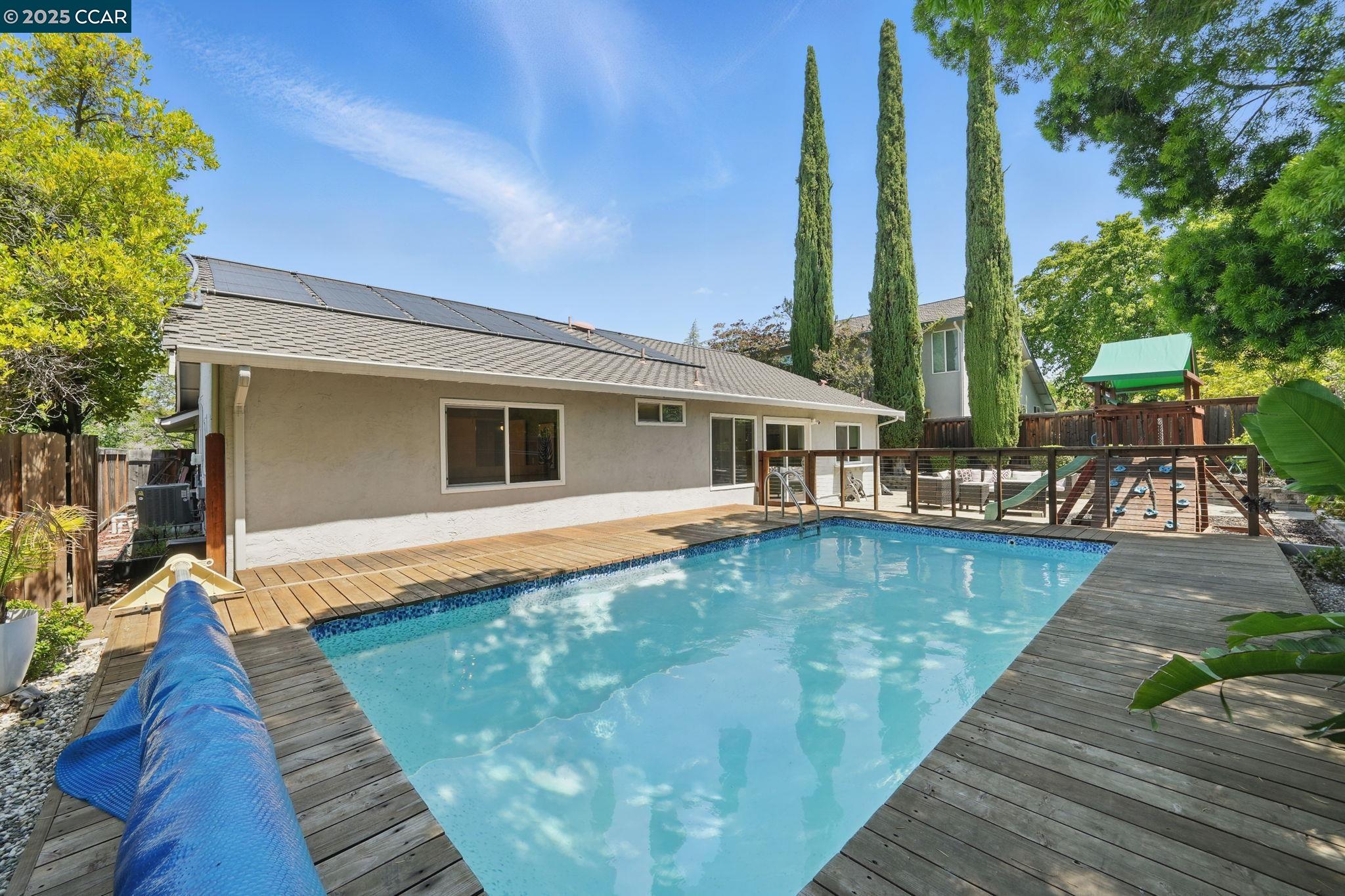 1362 Meadow Glen Way