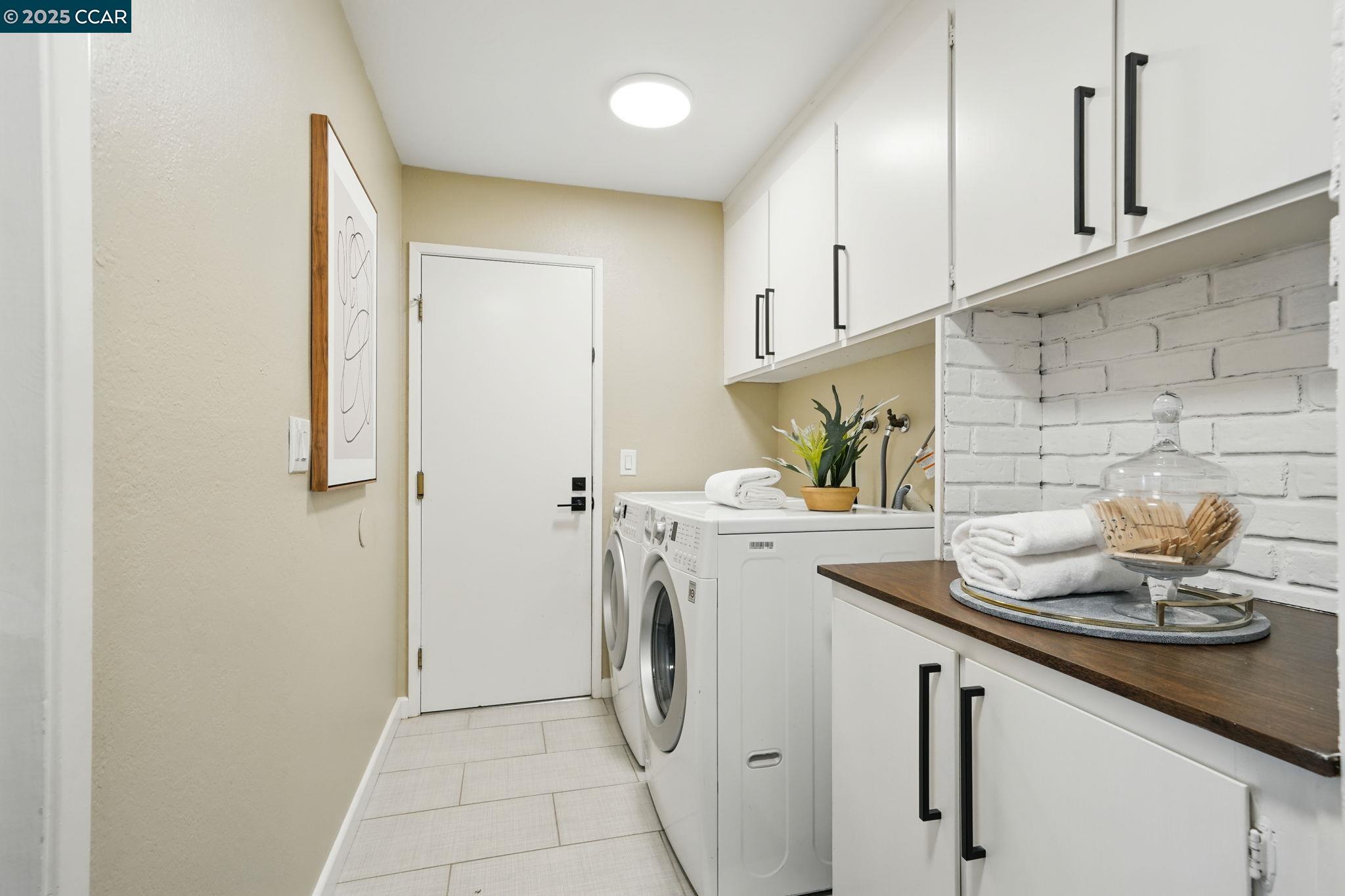 1362 Meadow Glen Way