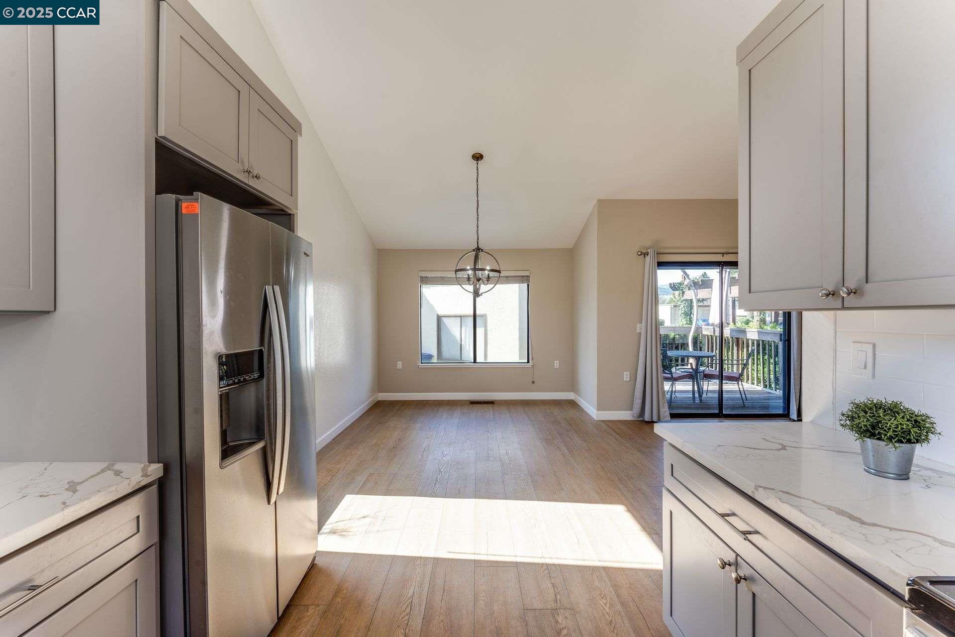 216 Tangerine Ct