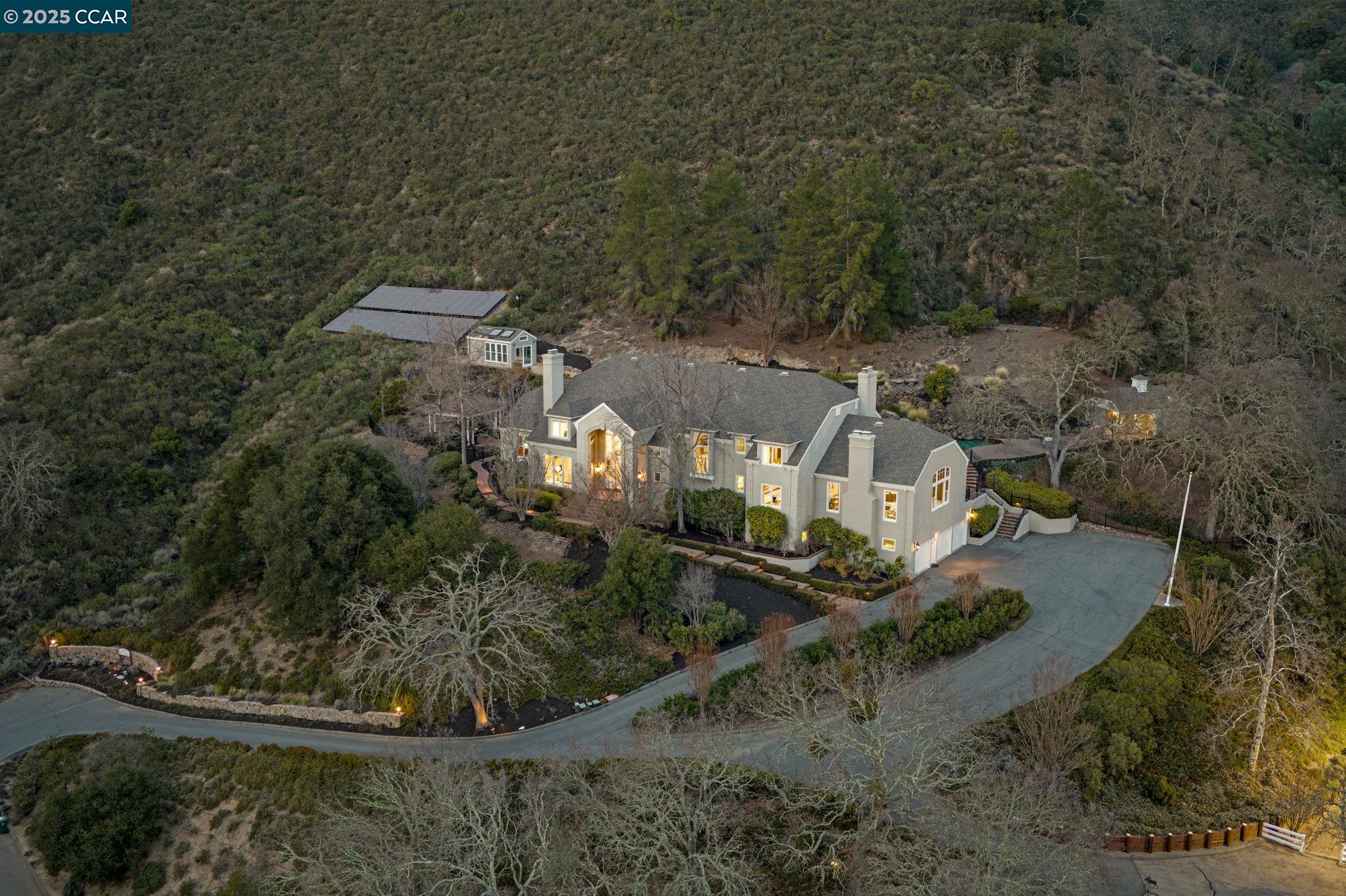 2420 Diablo Lakes Ln