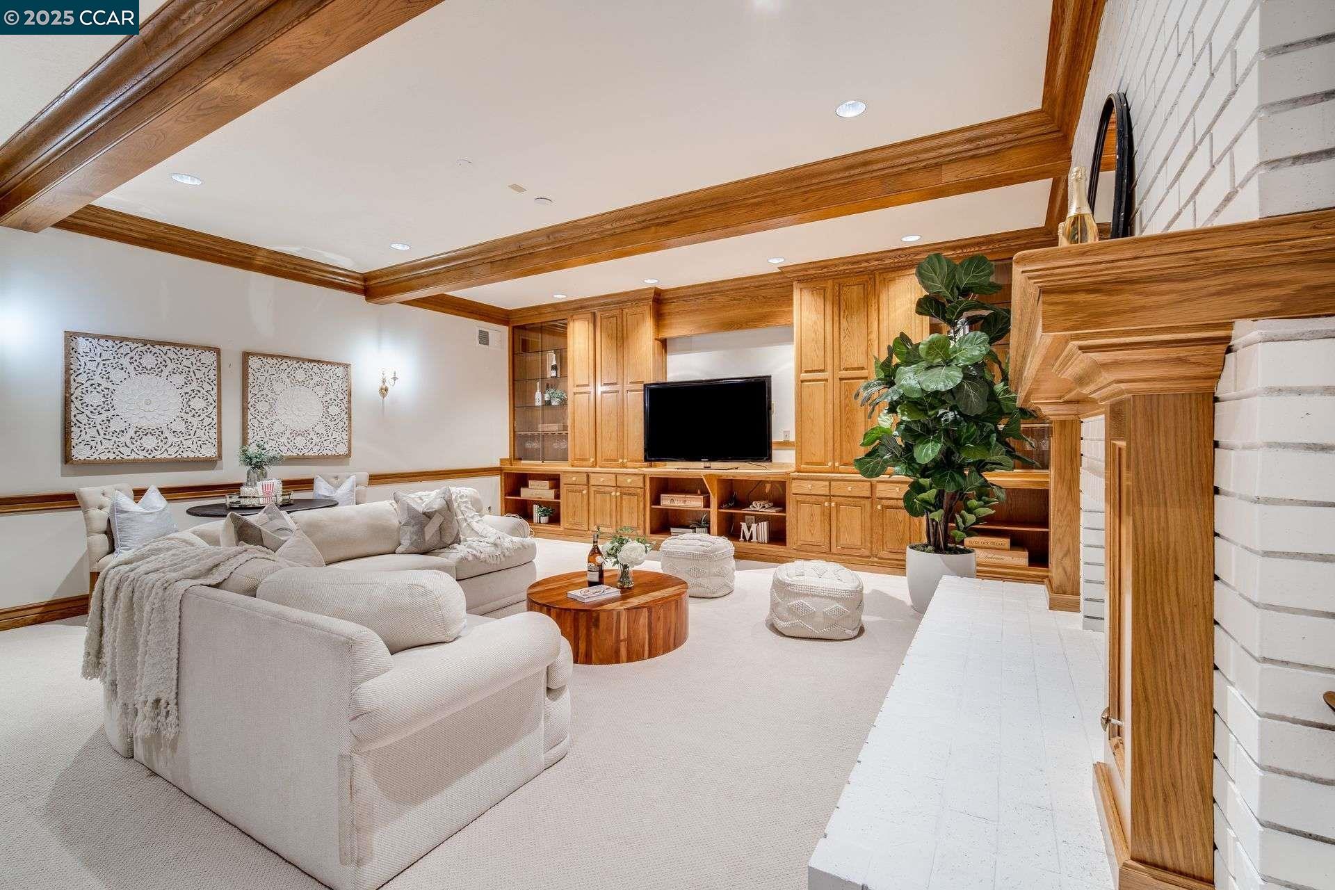 2420 Diablo Lakes Ln