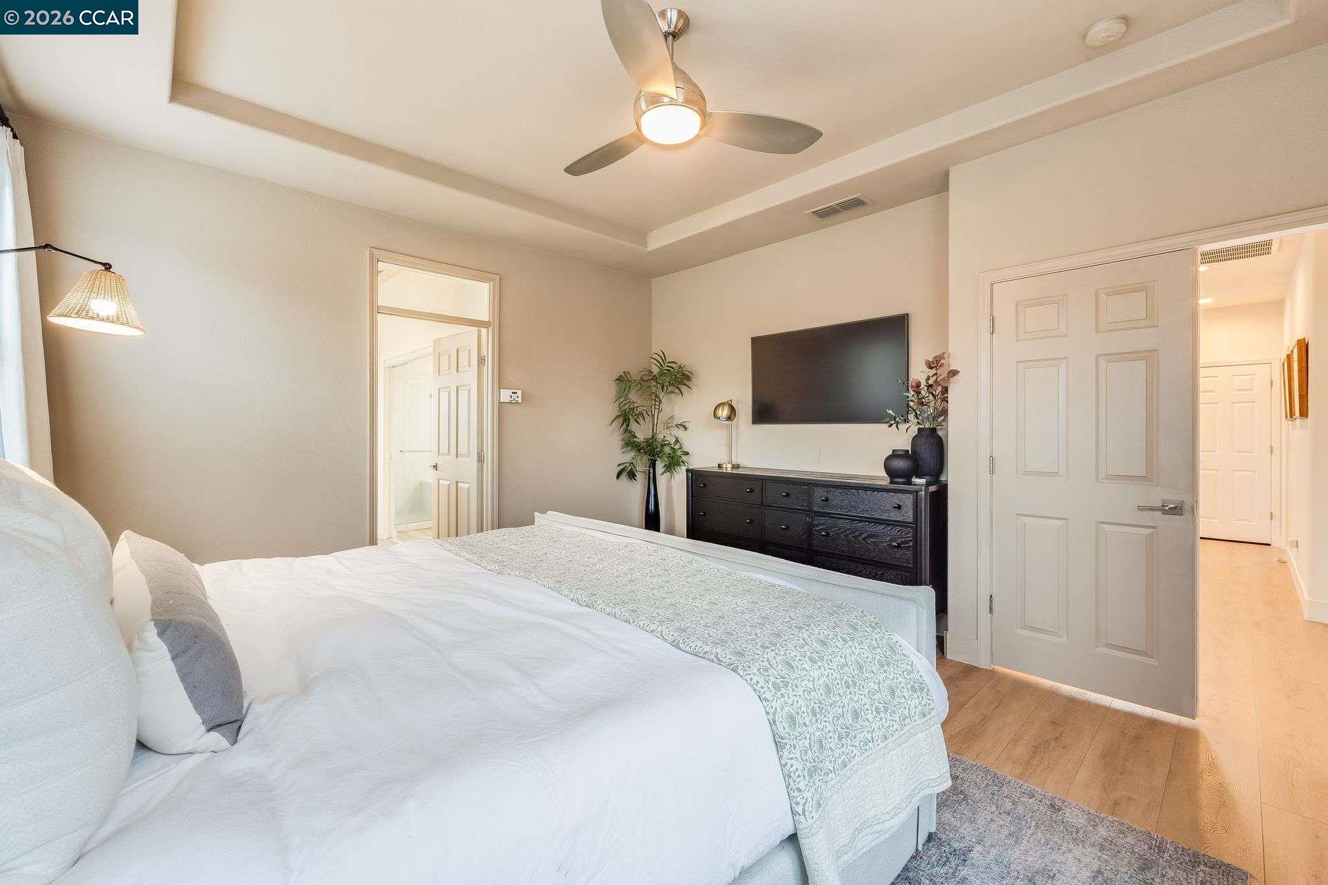 942 Monet Cir