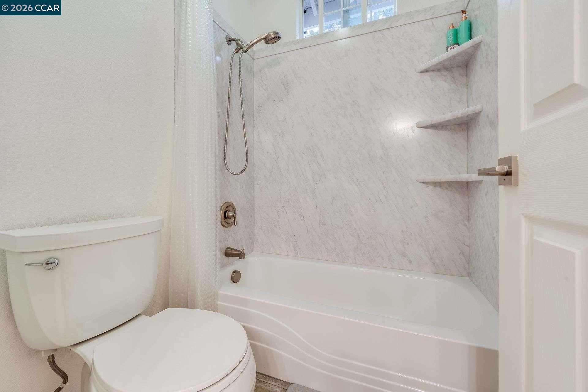 942 Monet Cir
