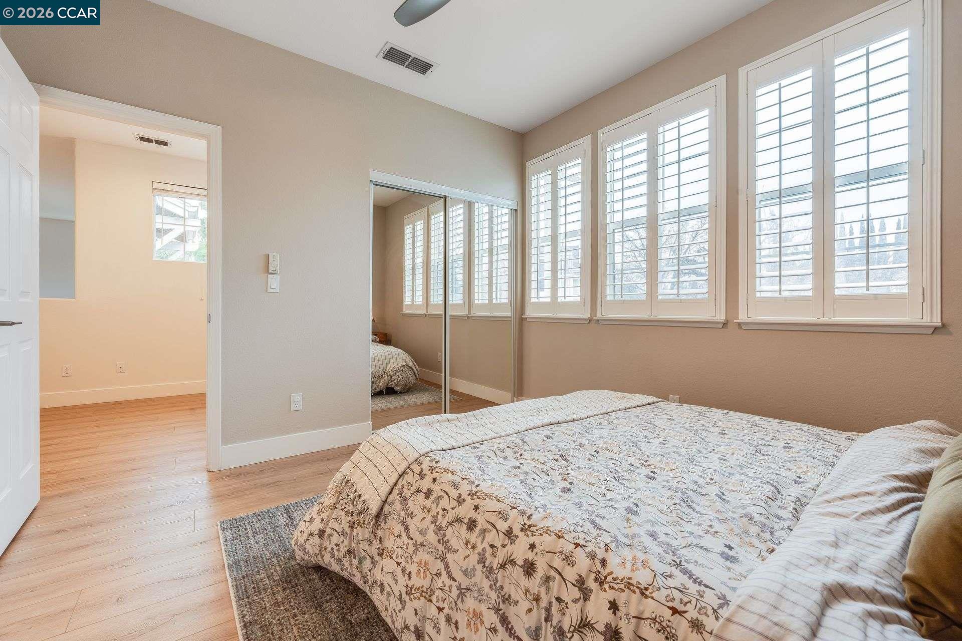 942 Monet Cir