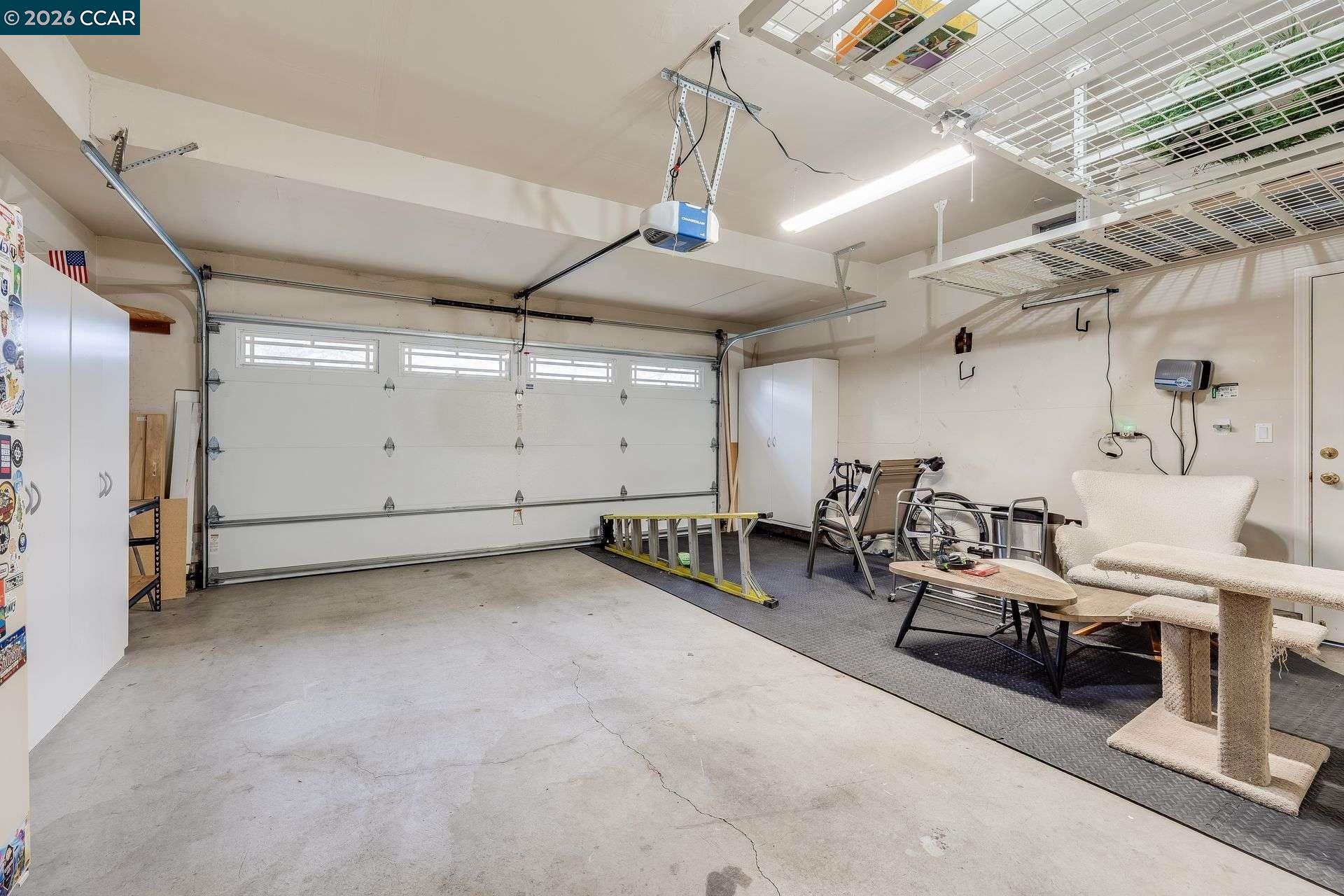 942 Monet Cir