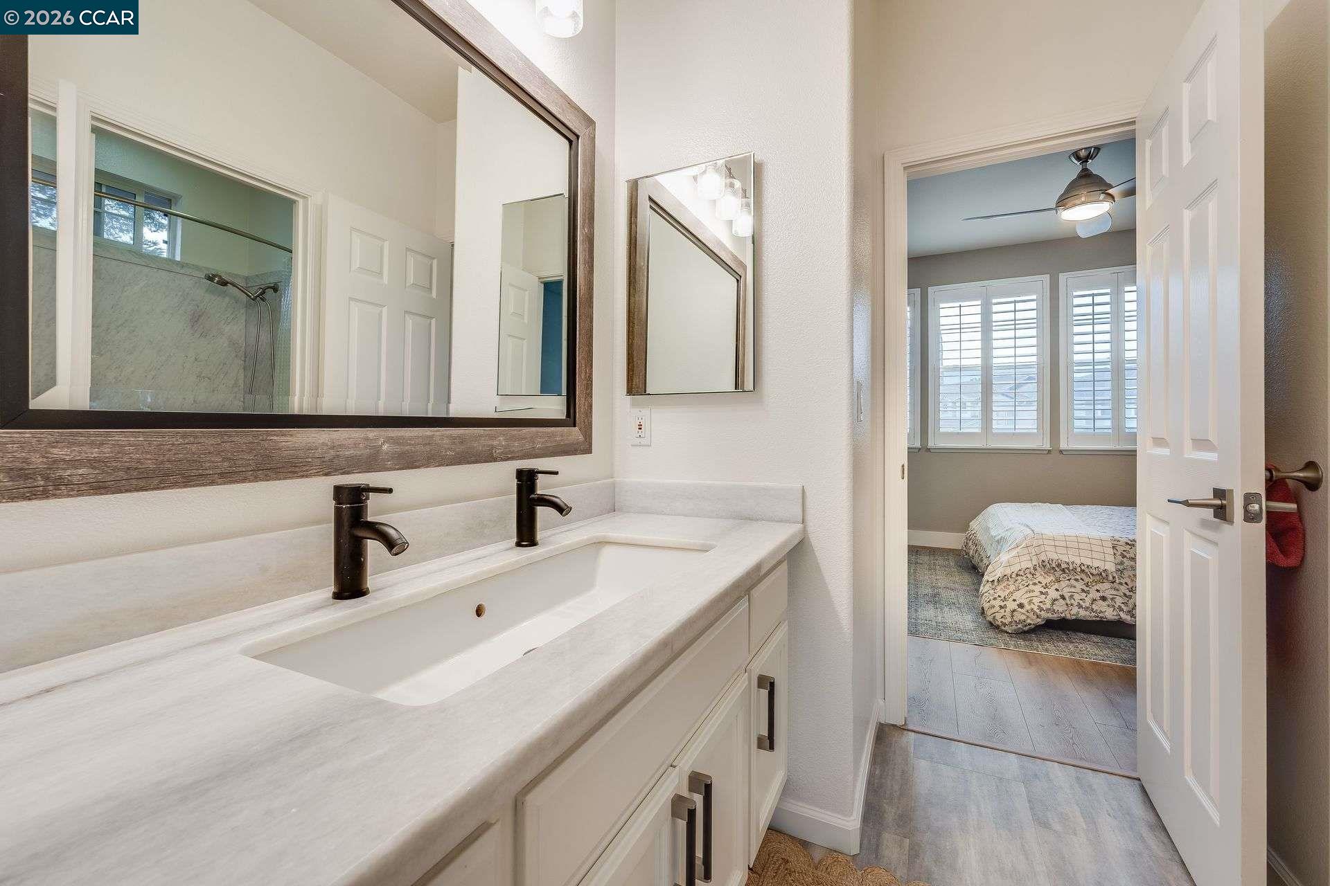 942 Monet Cir