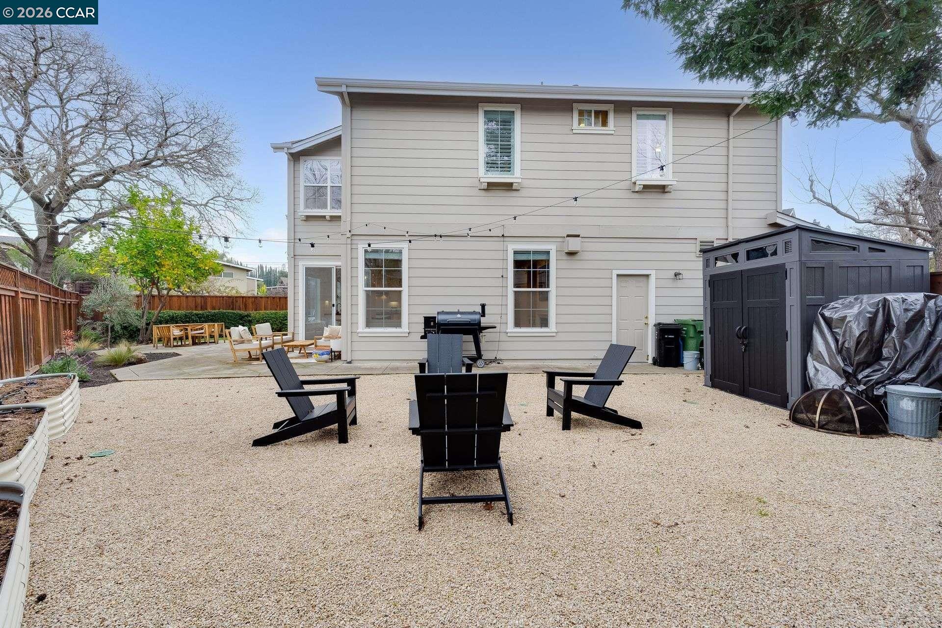 942 Monet Cir
