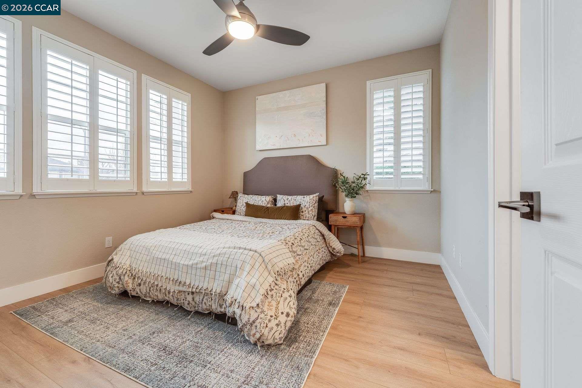 942 Monet Cir