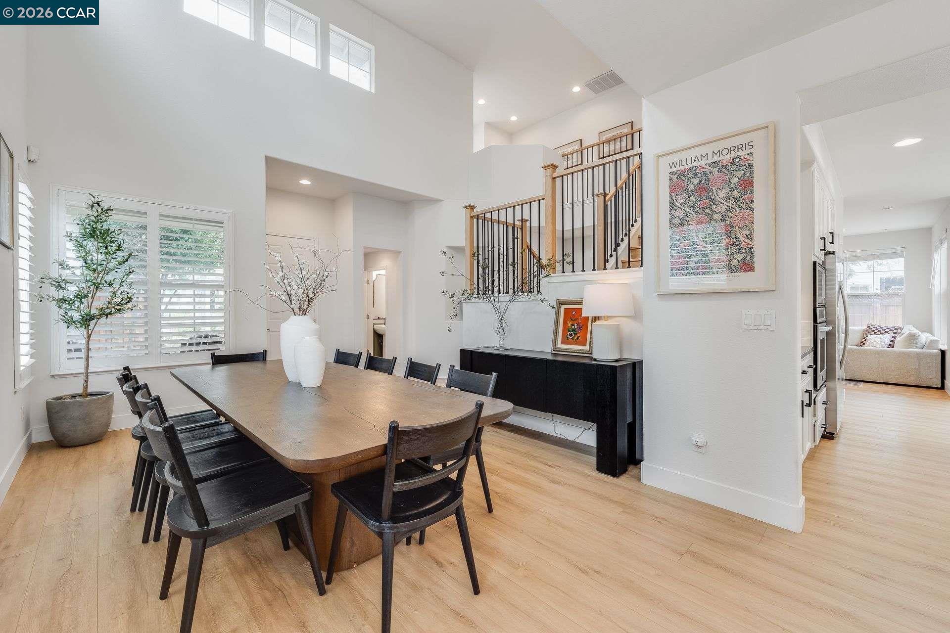 942 Monet Cir