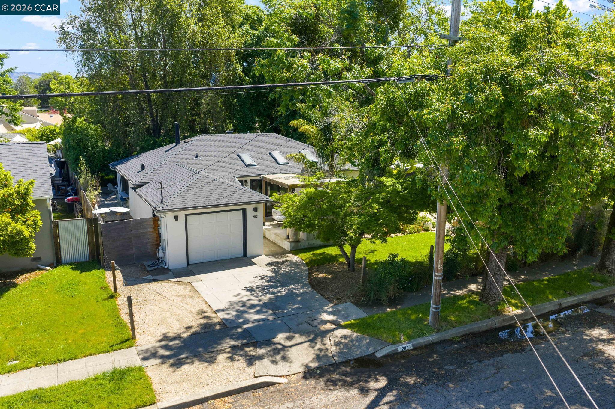 282 S Hartson