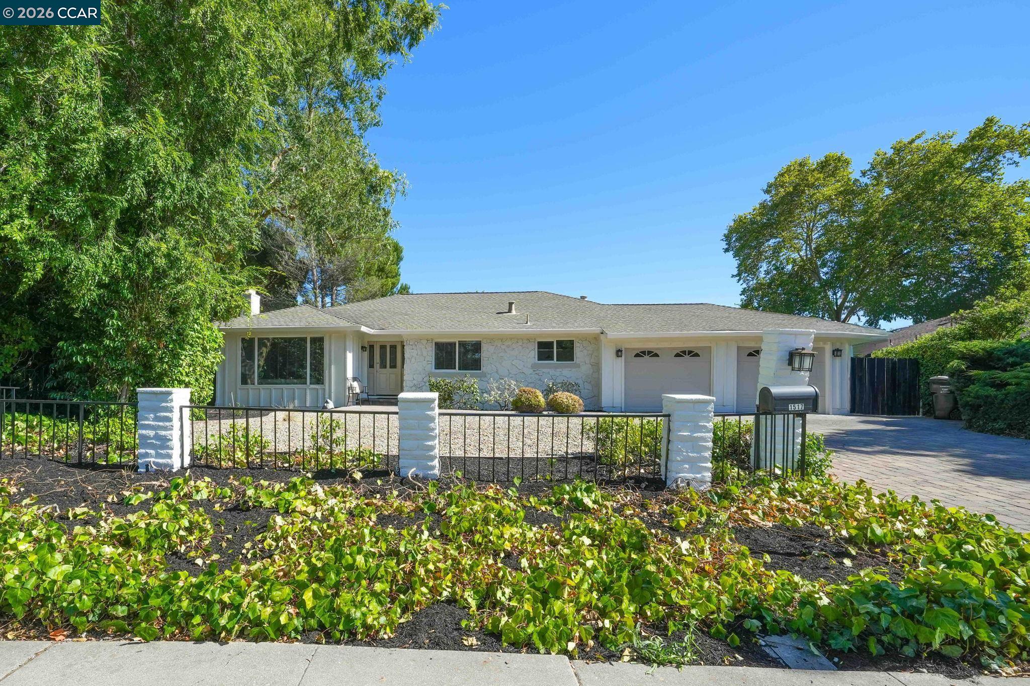 1517 Harlan Dr