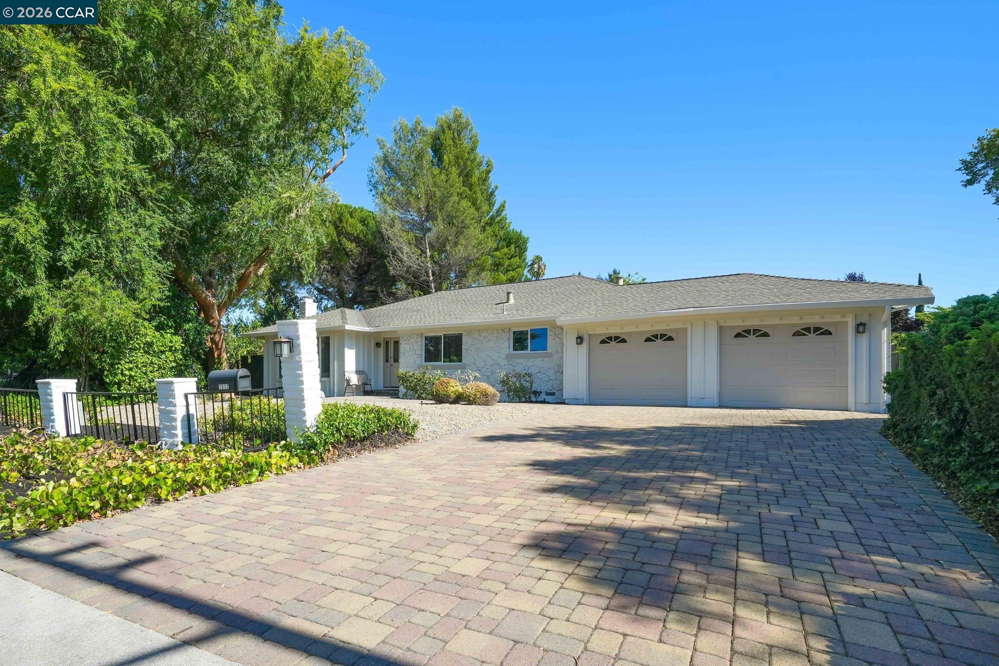 1517 Harlan Dr