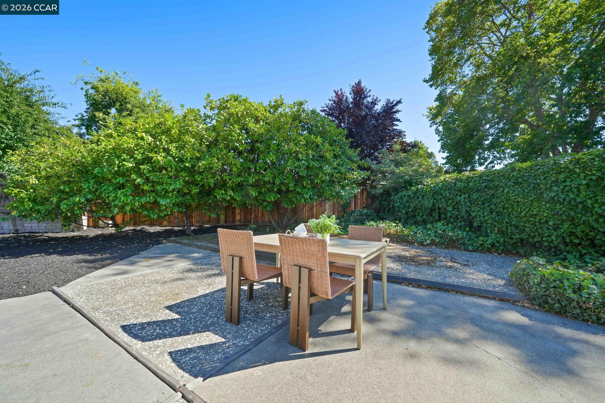 1517 Harlan Dr