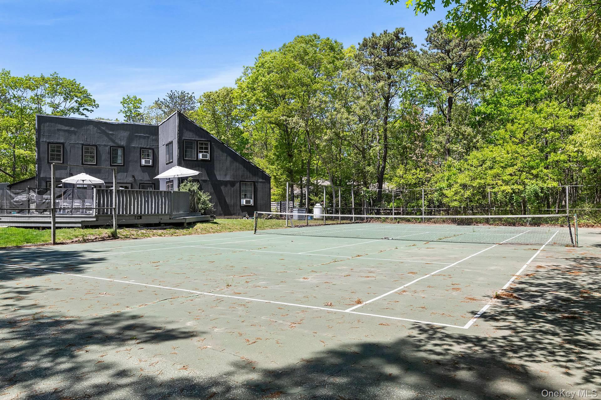 12 North Quarter Rd