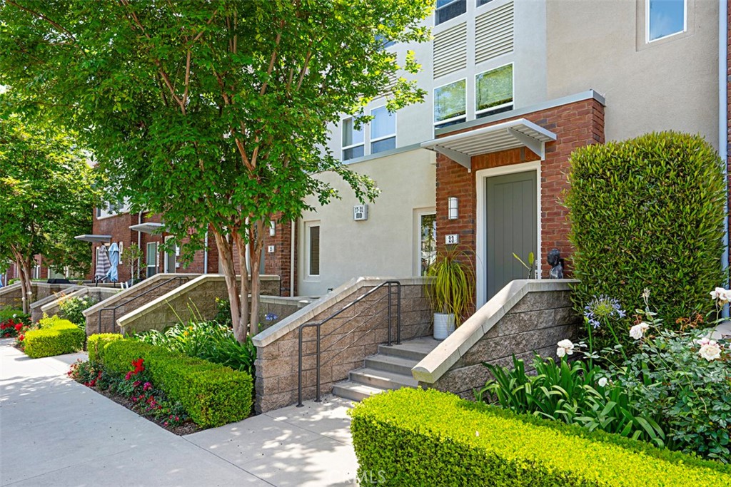 23 Brownstone Way