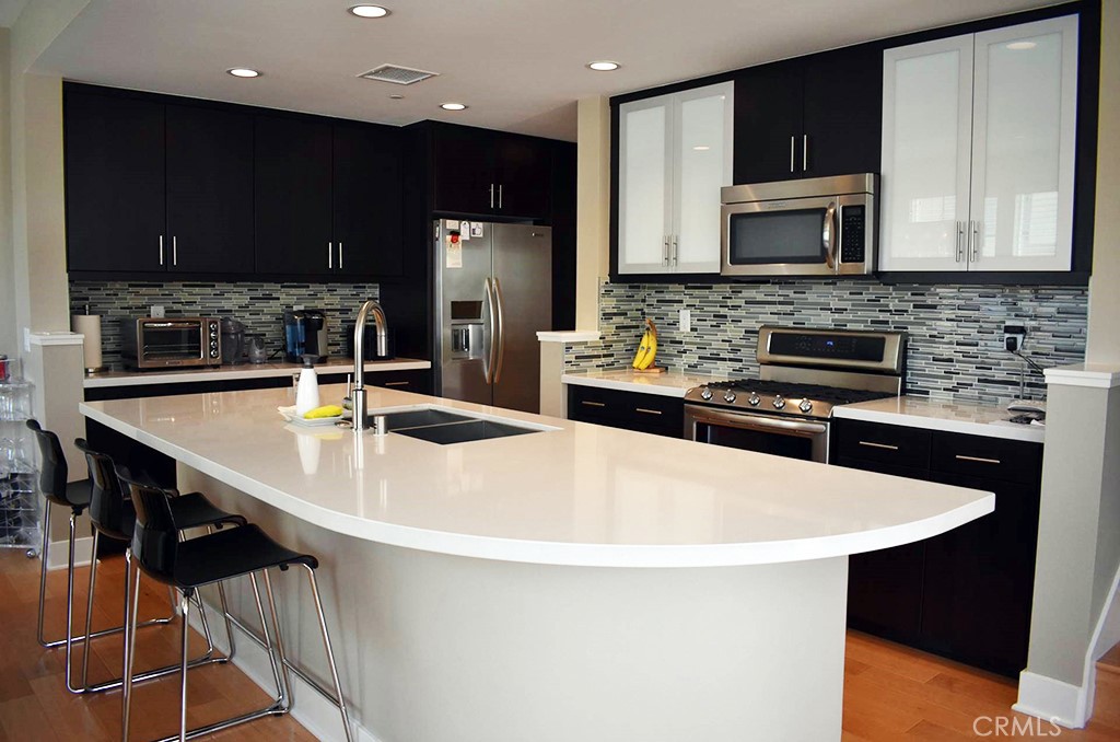6 Brownstone Way