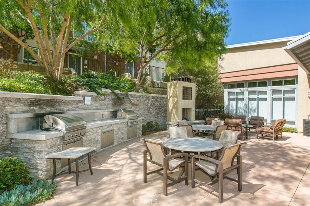 6 Brownstone Way