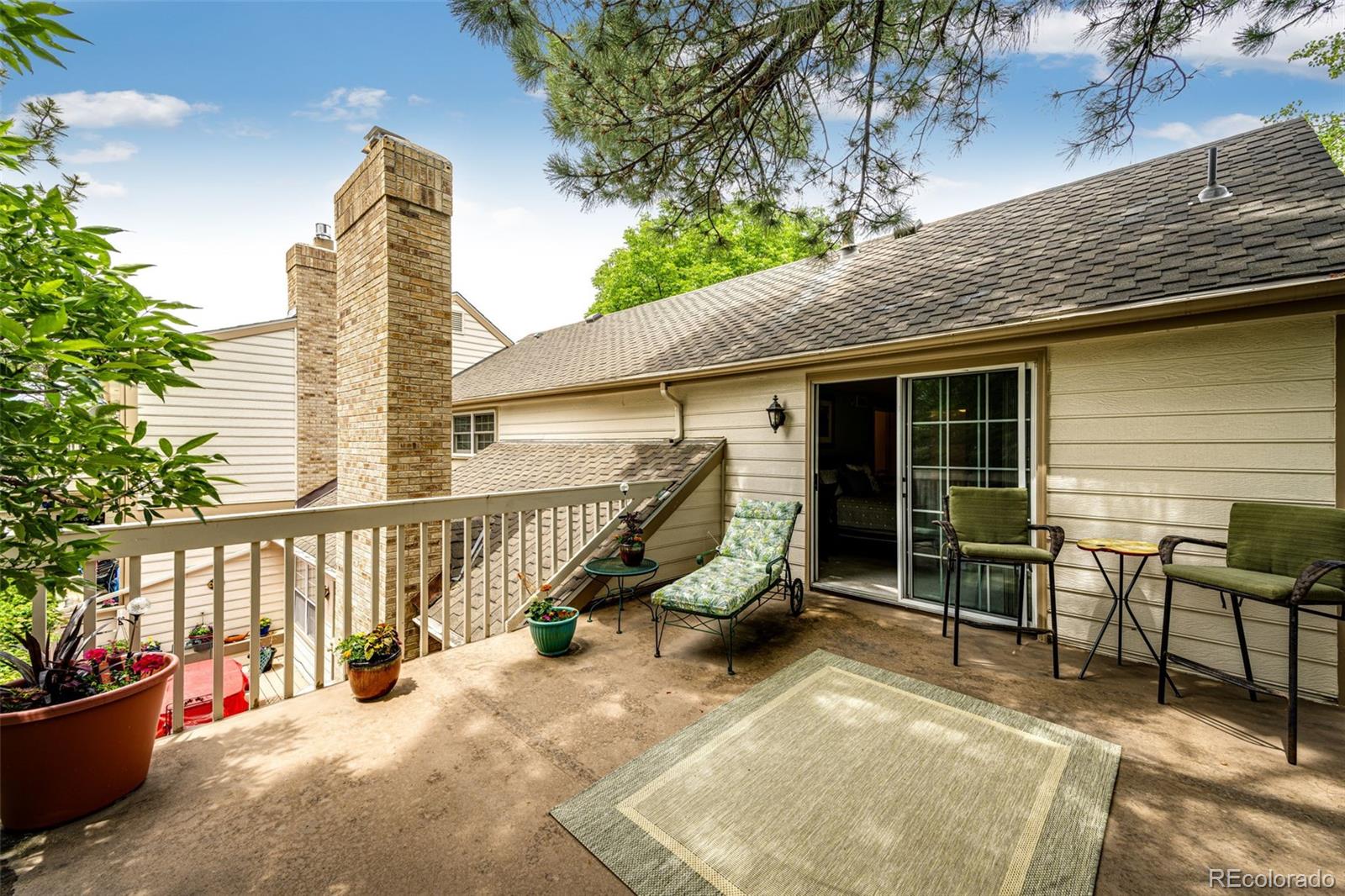 7154 S Poplar Way