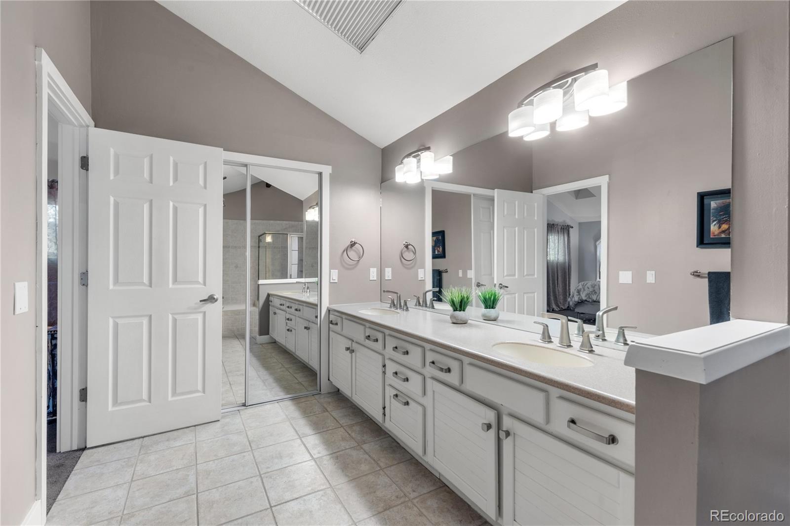 2579 W Long Circle