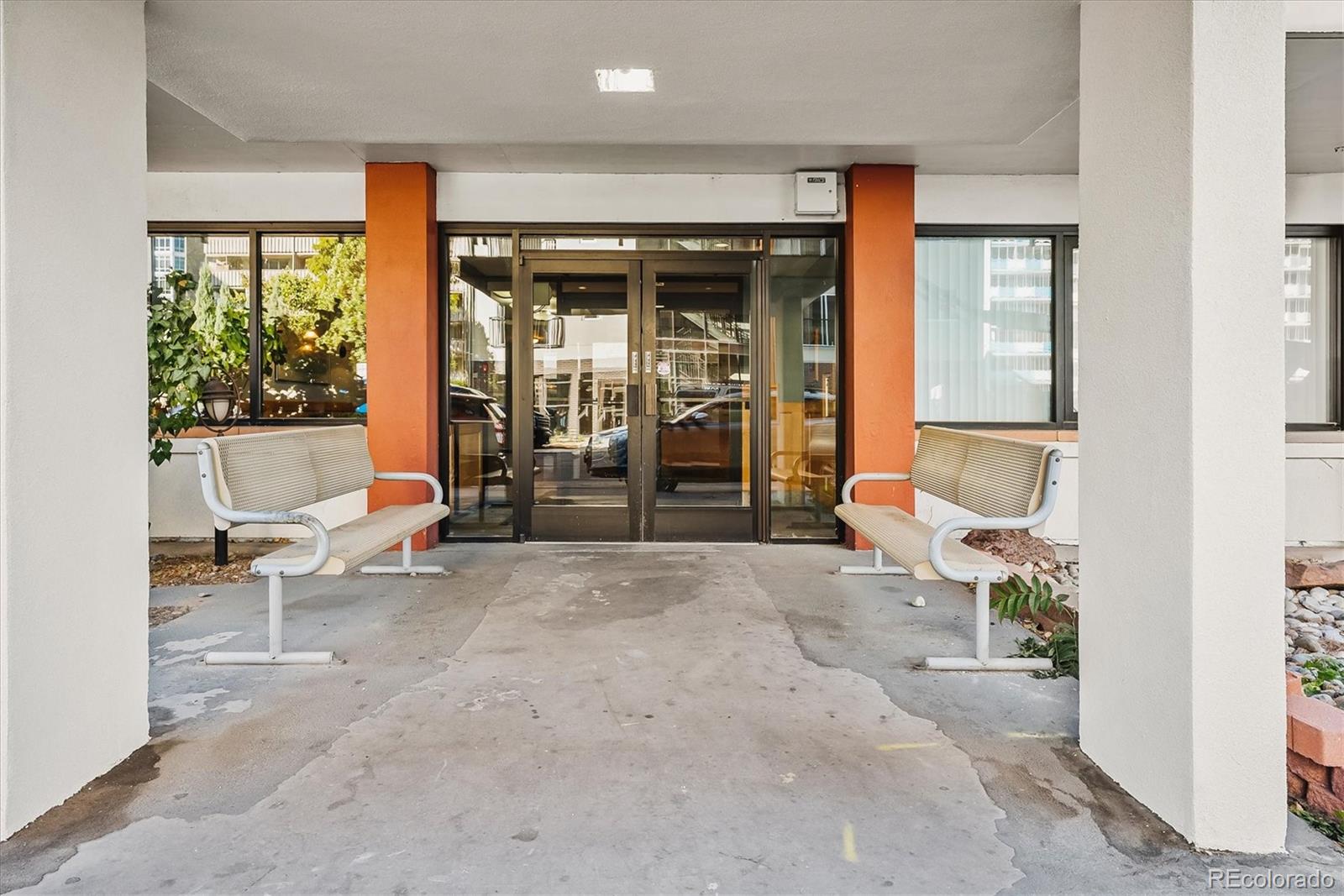 1121 Albion Street Unit: 504