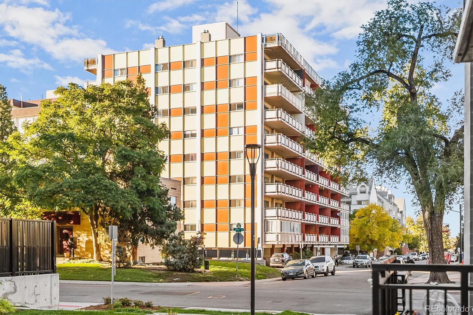 1121 Albion Street Unit: 504