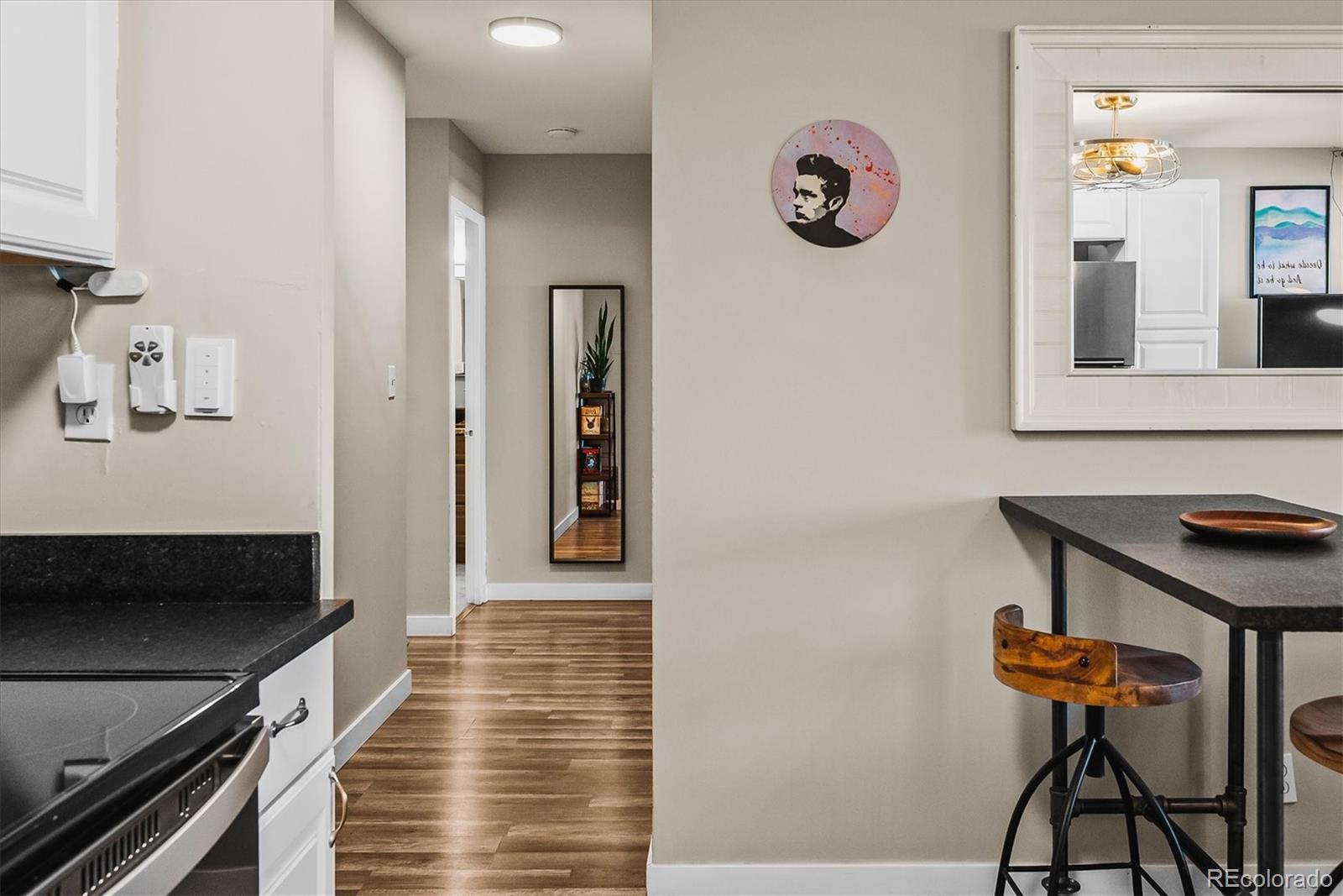 1121 Albion Street Unit: 504