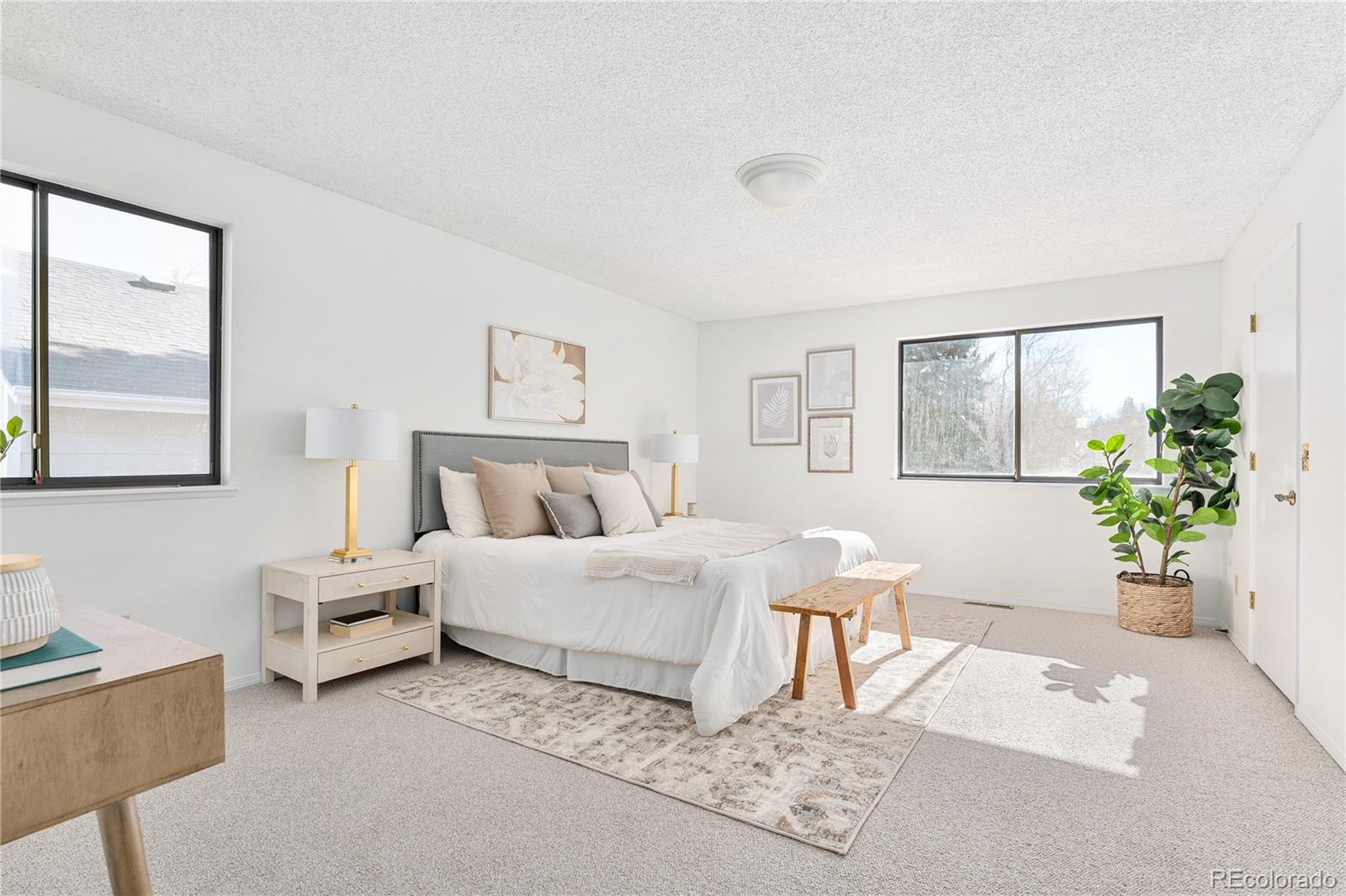 1019 W Peakview Circle