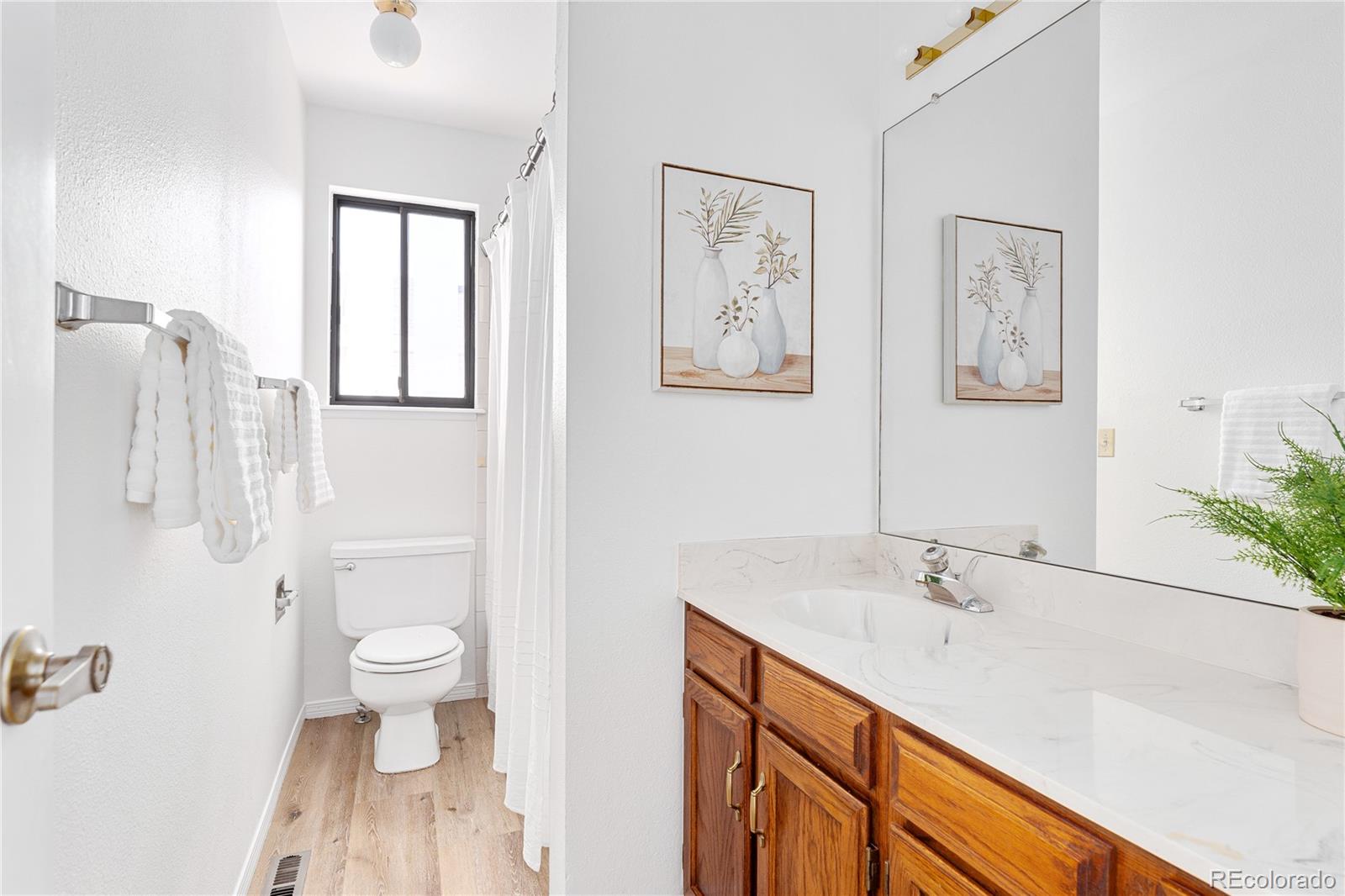 1019 W Peakview Circle