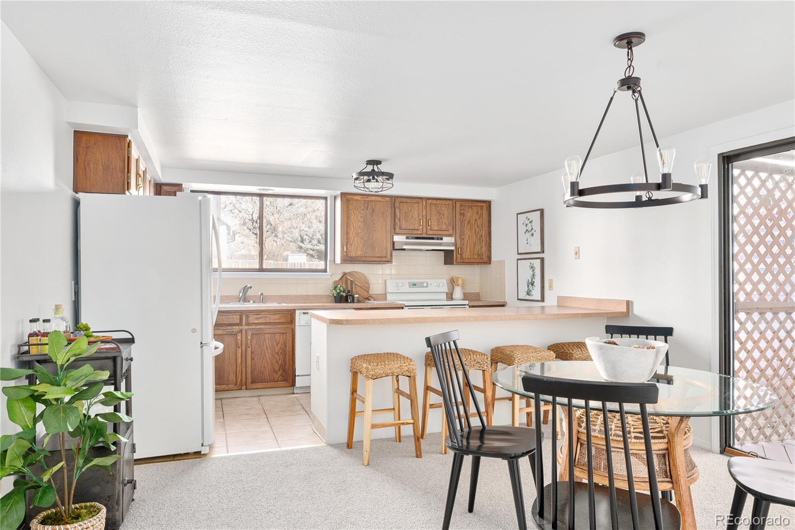 1019 W Peakview Circle