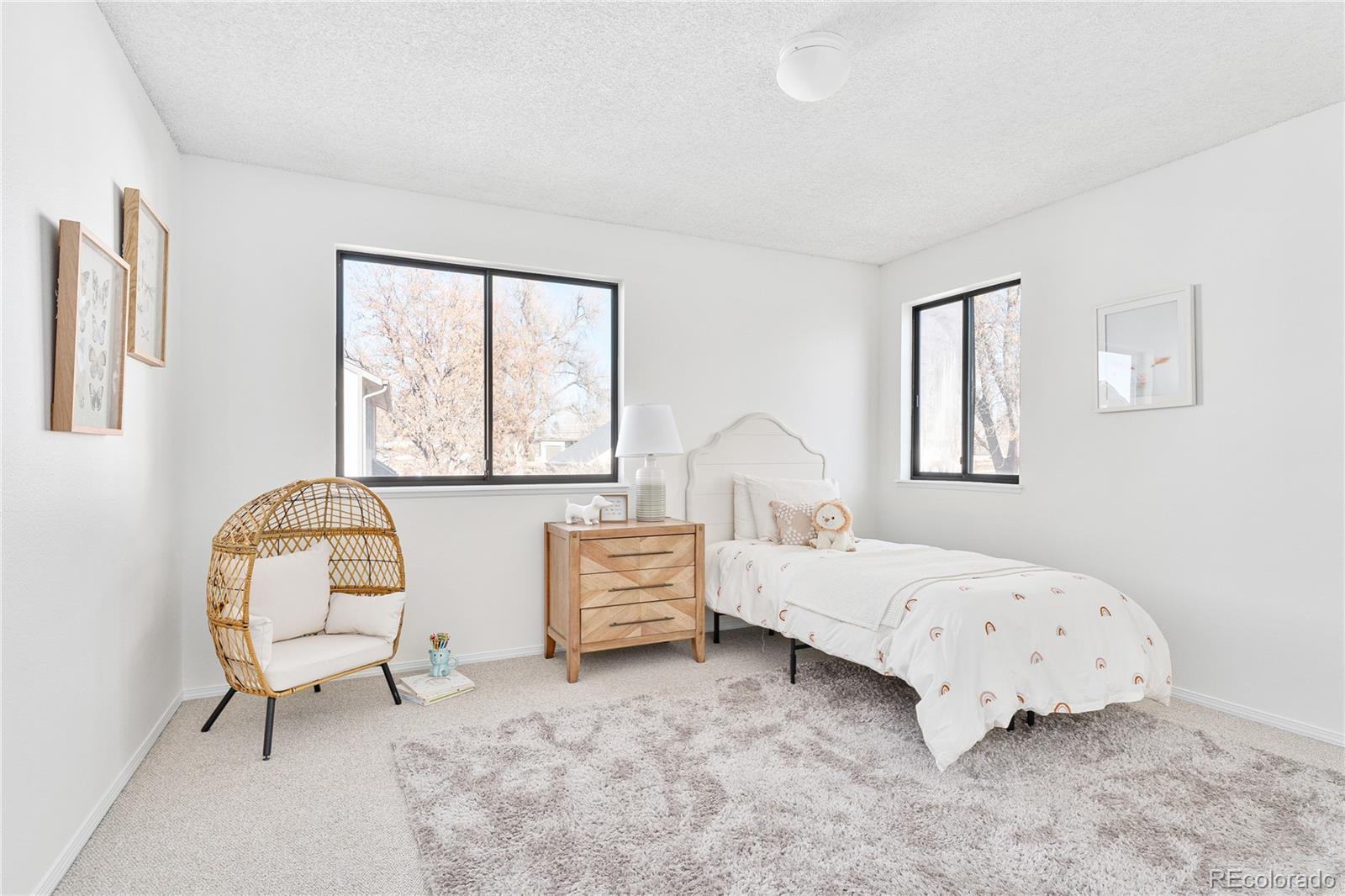 1019 W Peakview Circle