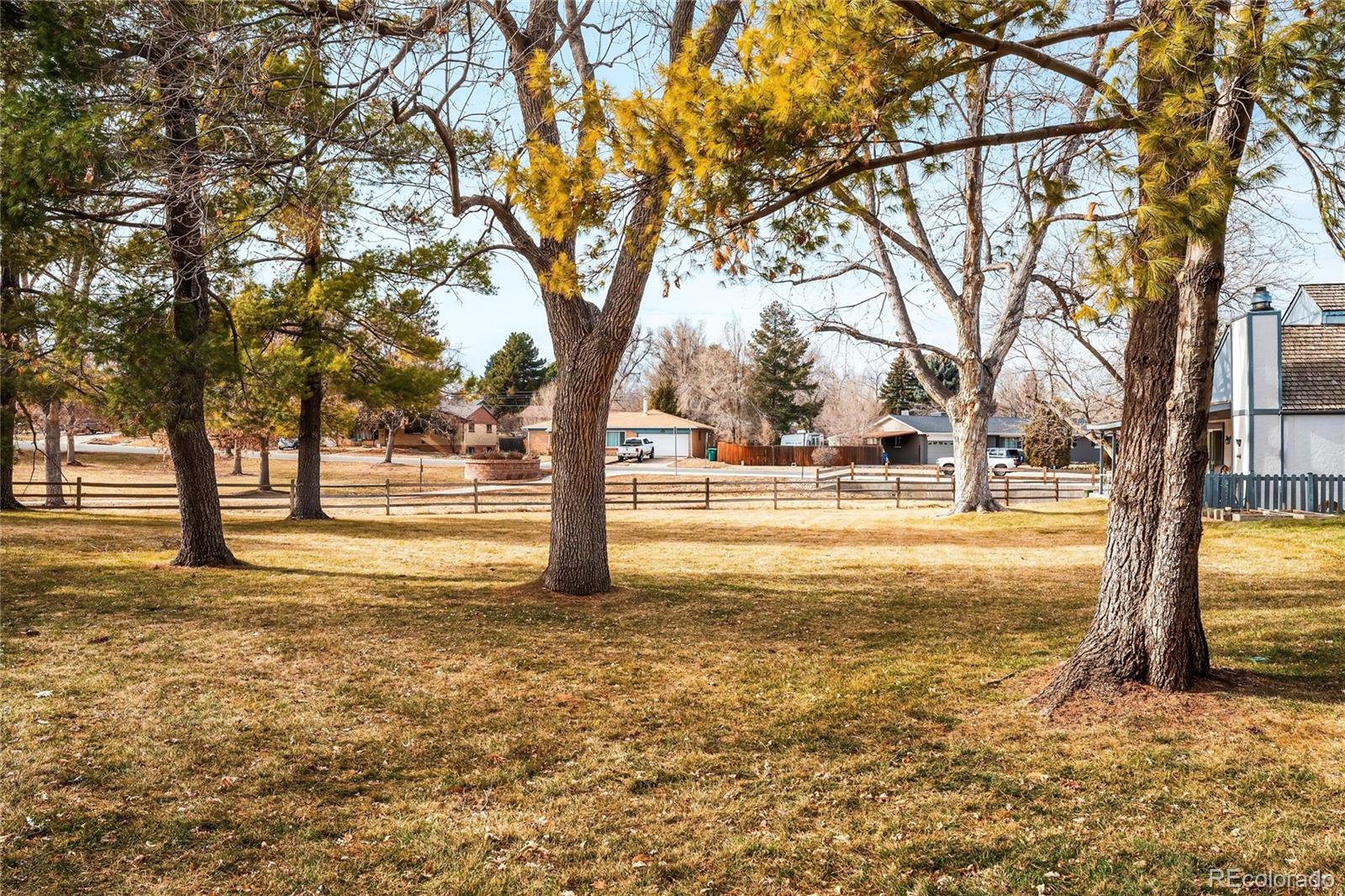 1019 W Peakview Circle