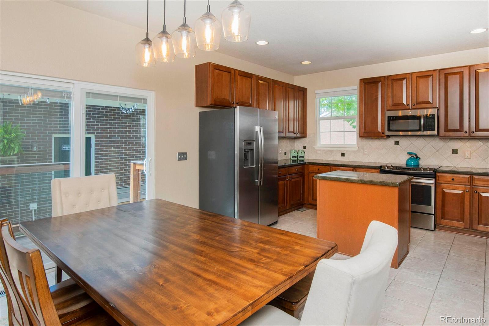 3906 W 118th Place