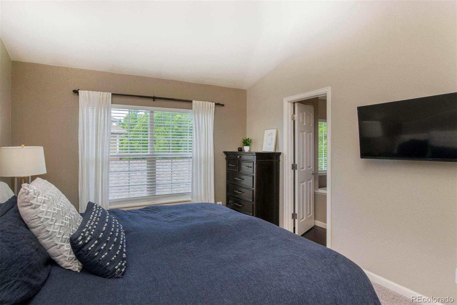 3906 W 118th Place