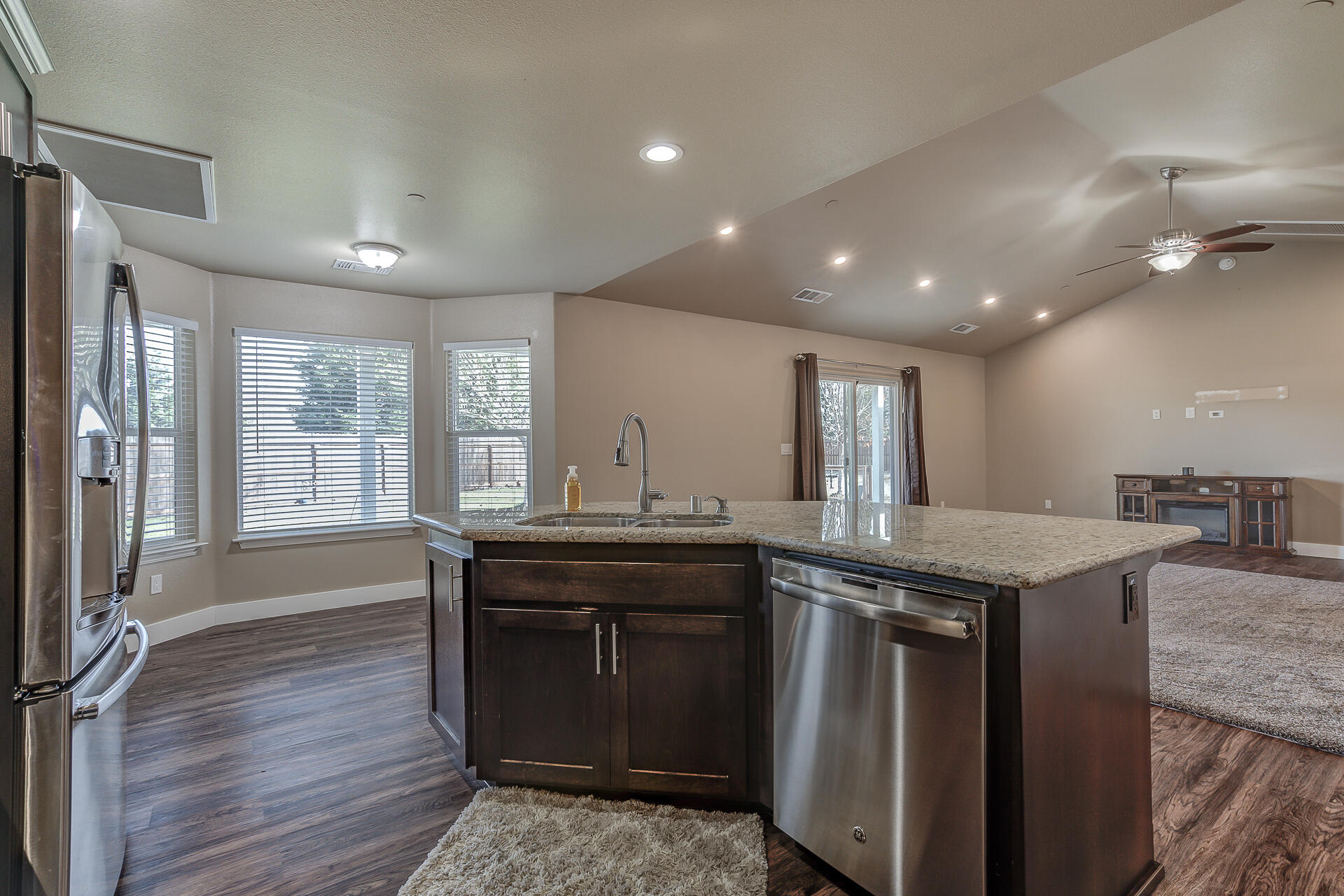 7450 Redamonti Drive