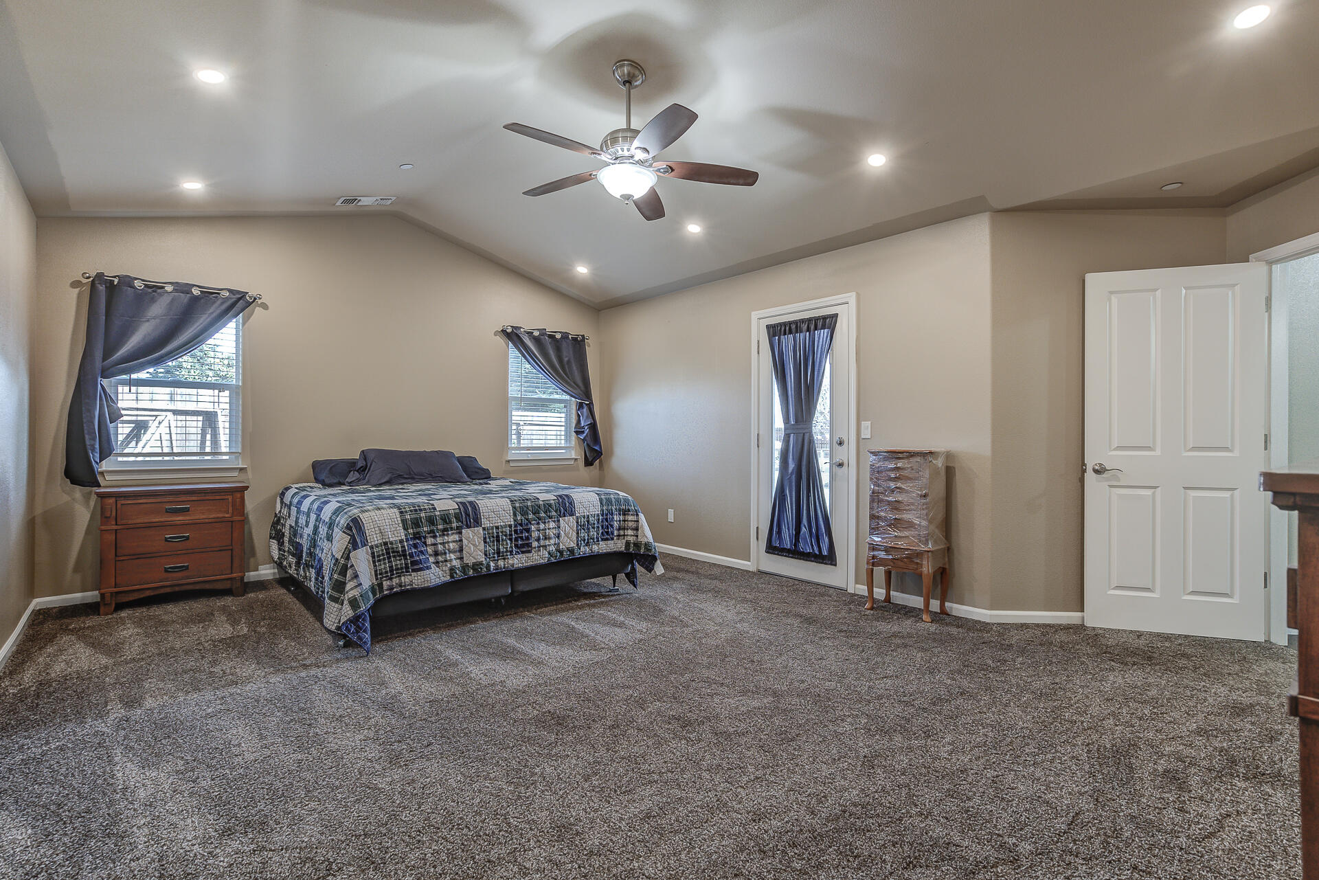 7450 Redamonti Drive