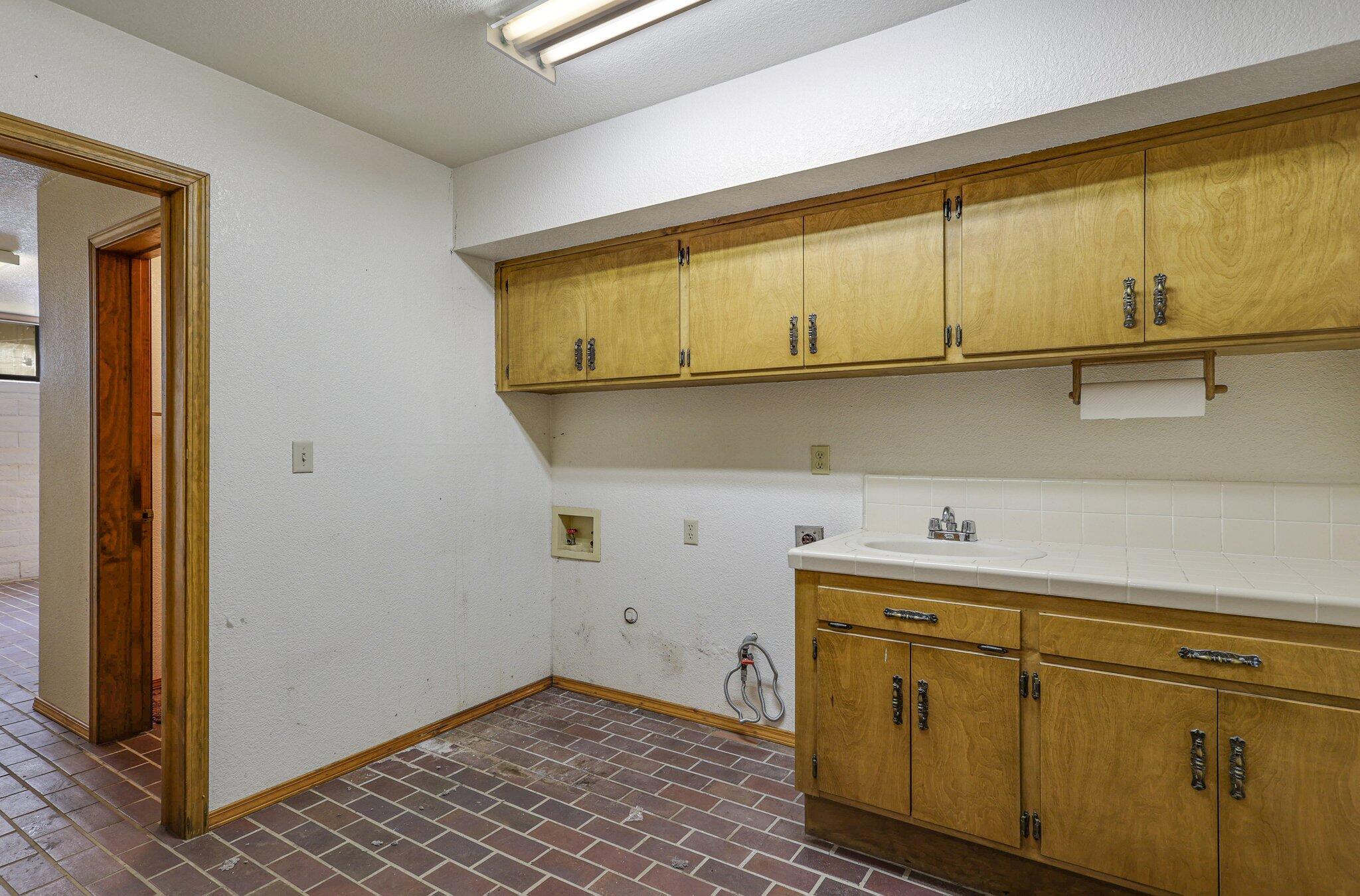 20332 Lakeview Drive