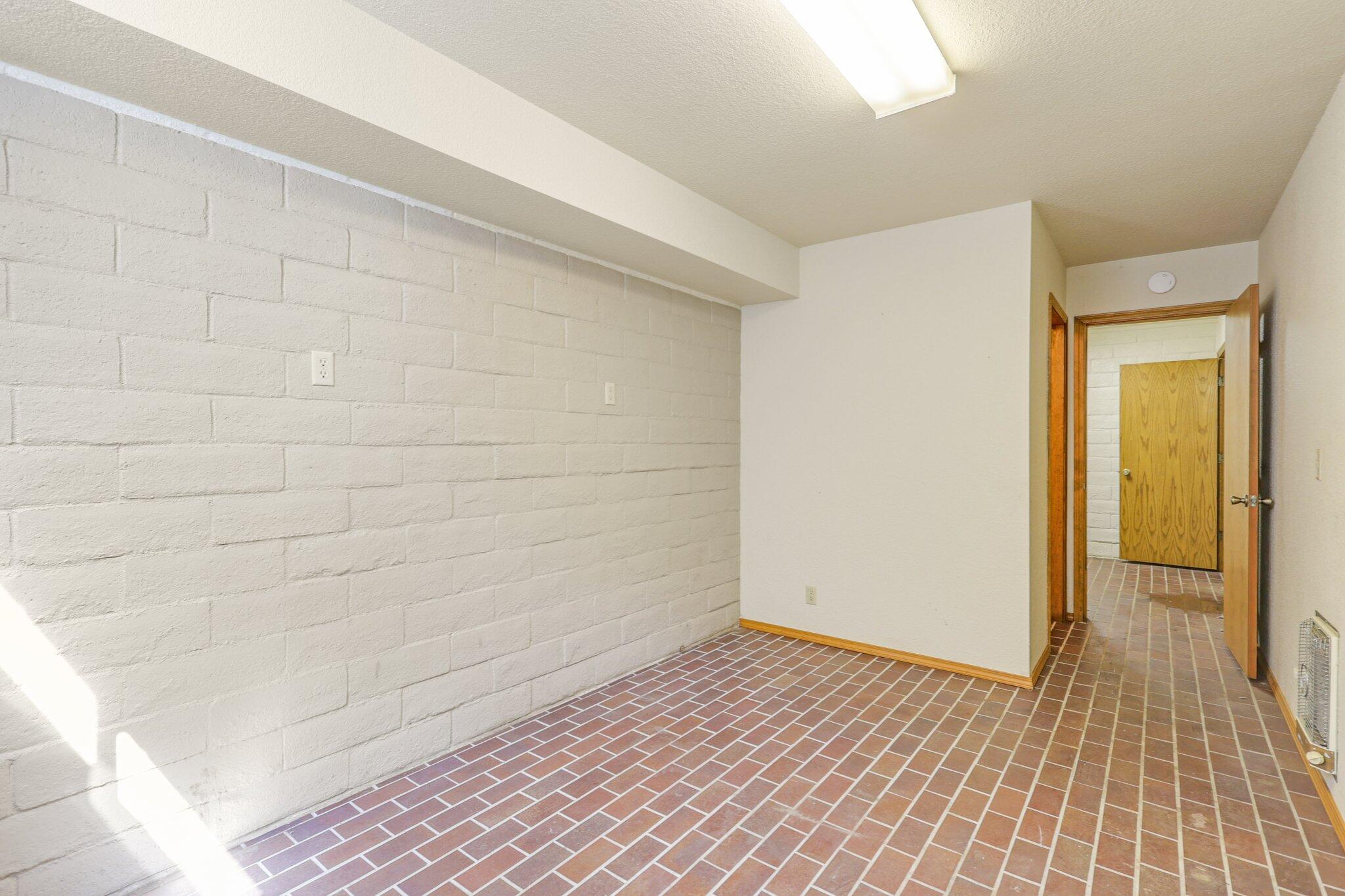 20332 Lakeview Drive