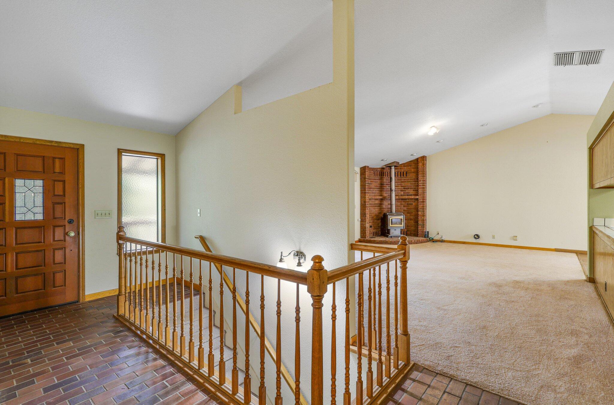 20332 Lakeview Drive