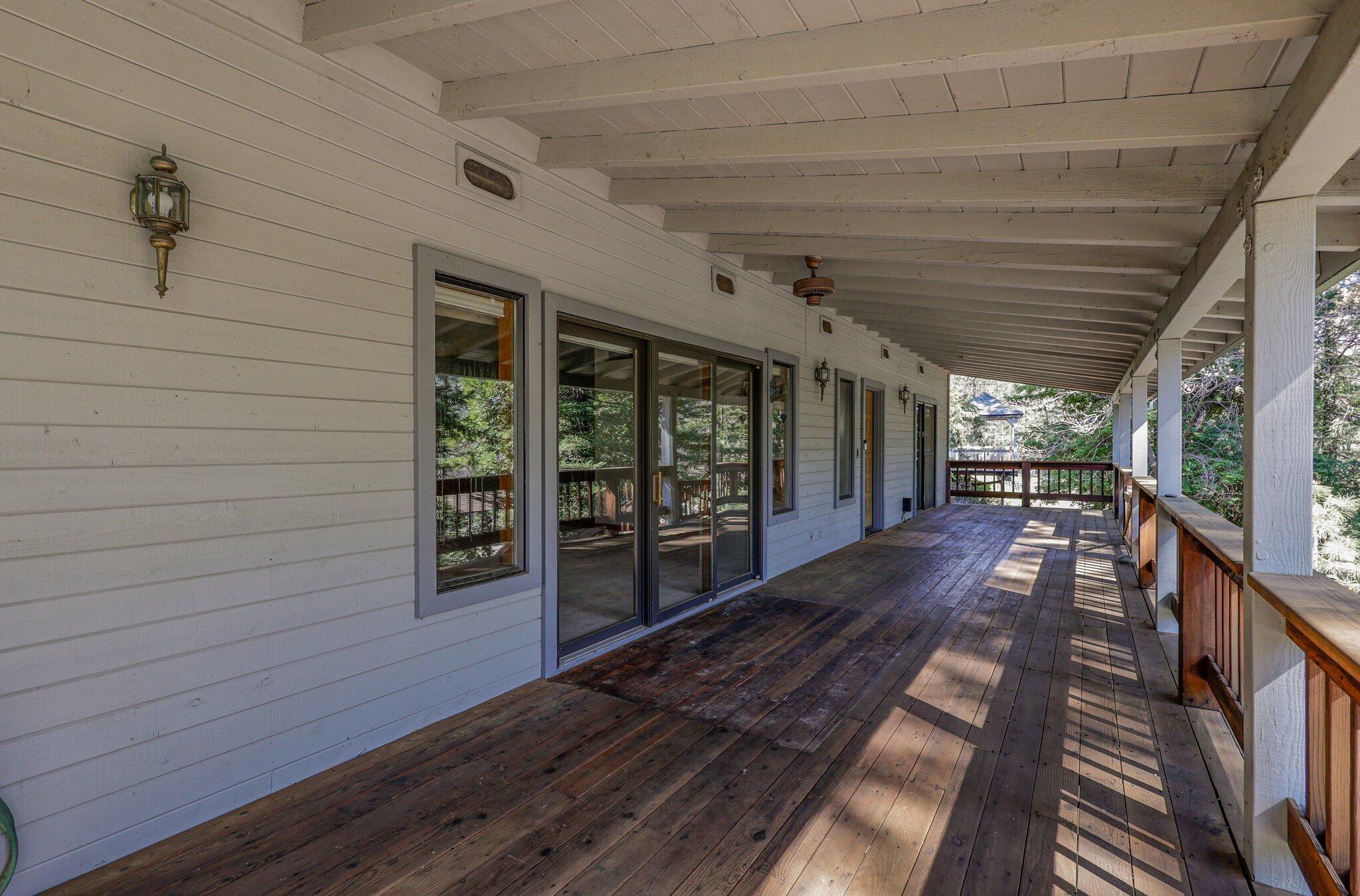 20332 Lakeview Drive