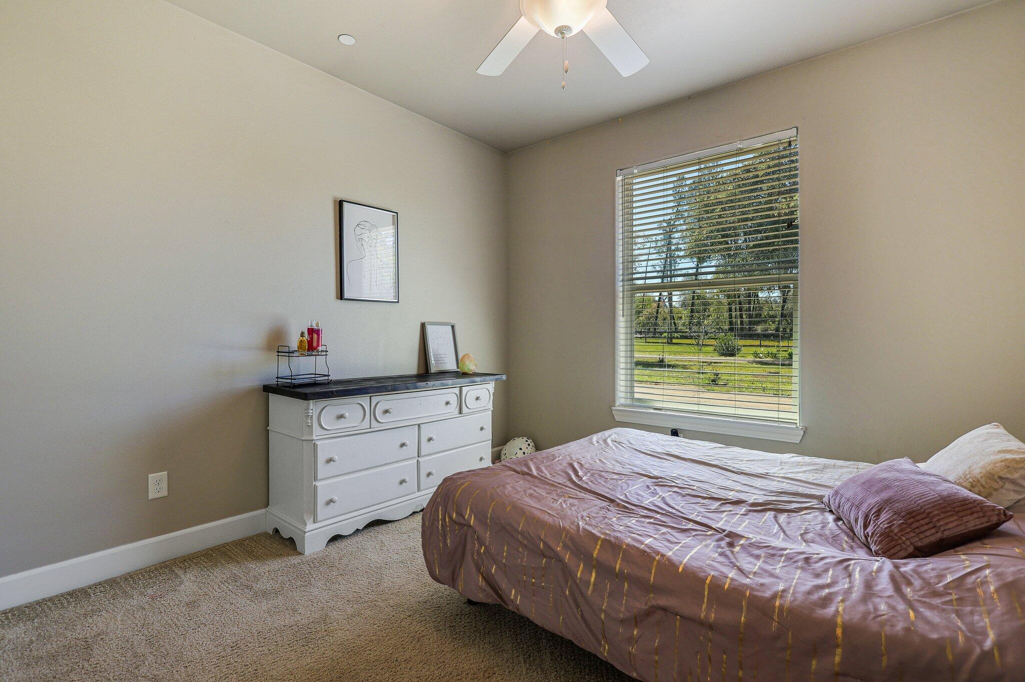 6685 Dixieland Drive