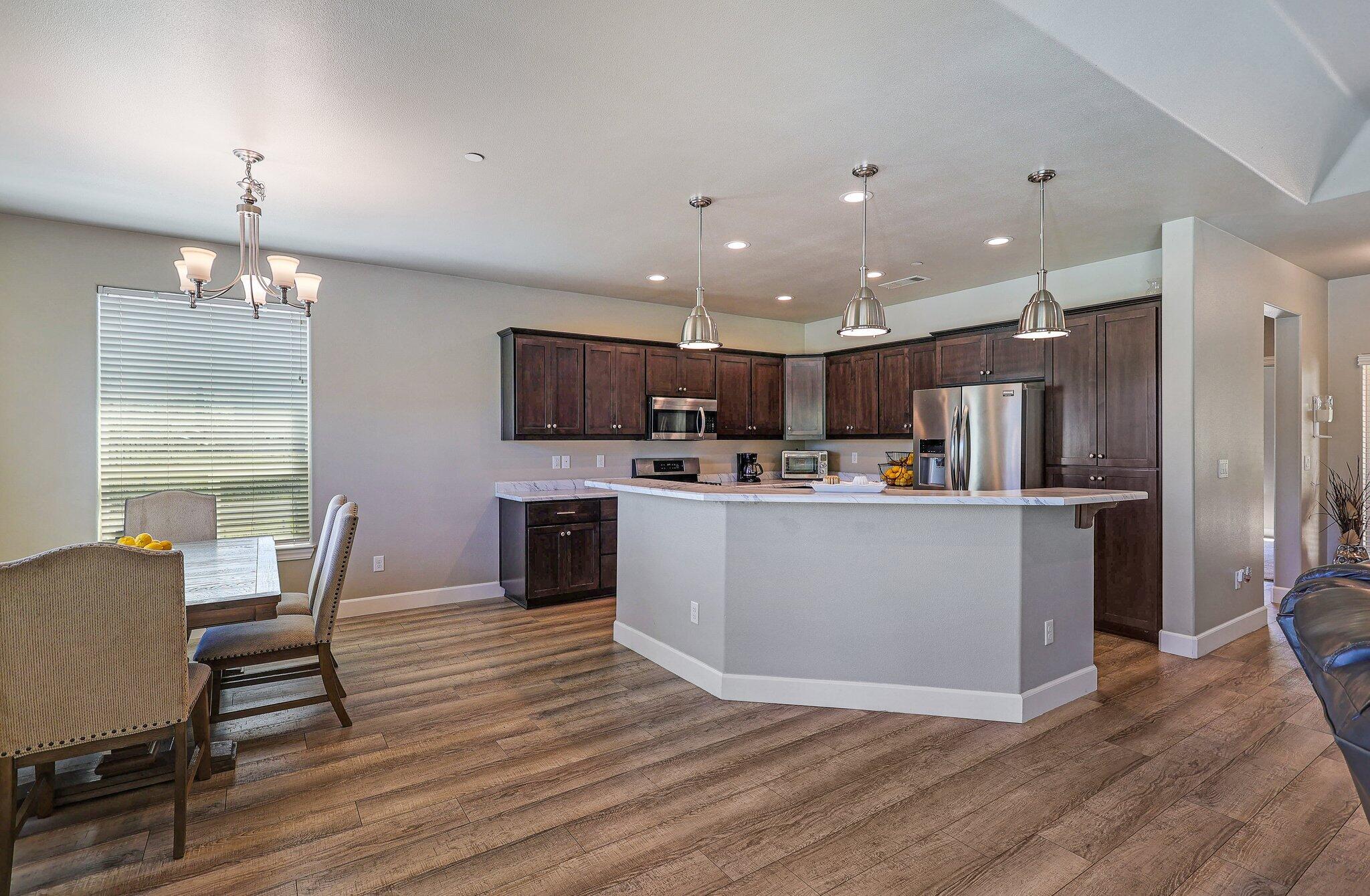 6685 Dixieland Drive