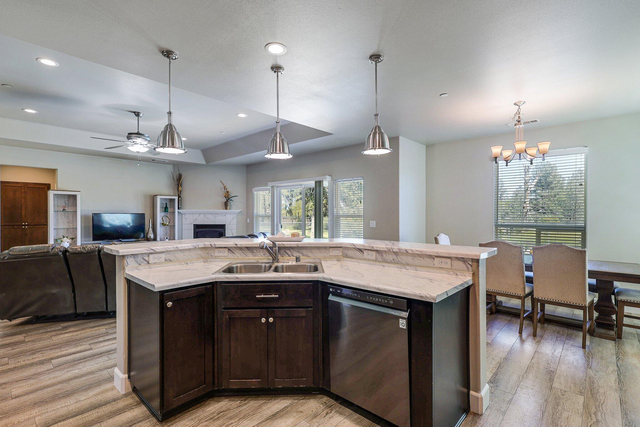 6685 Dixieland Drive