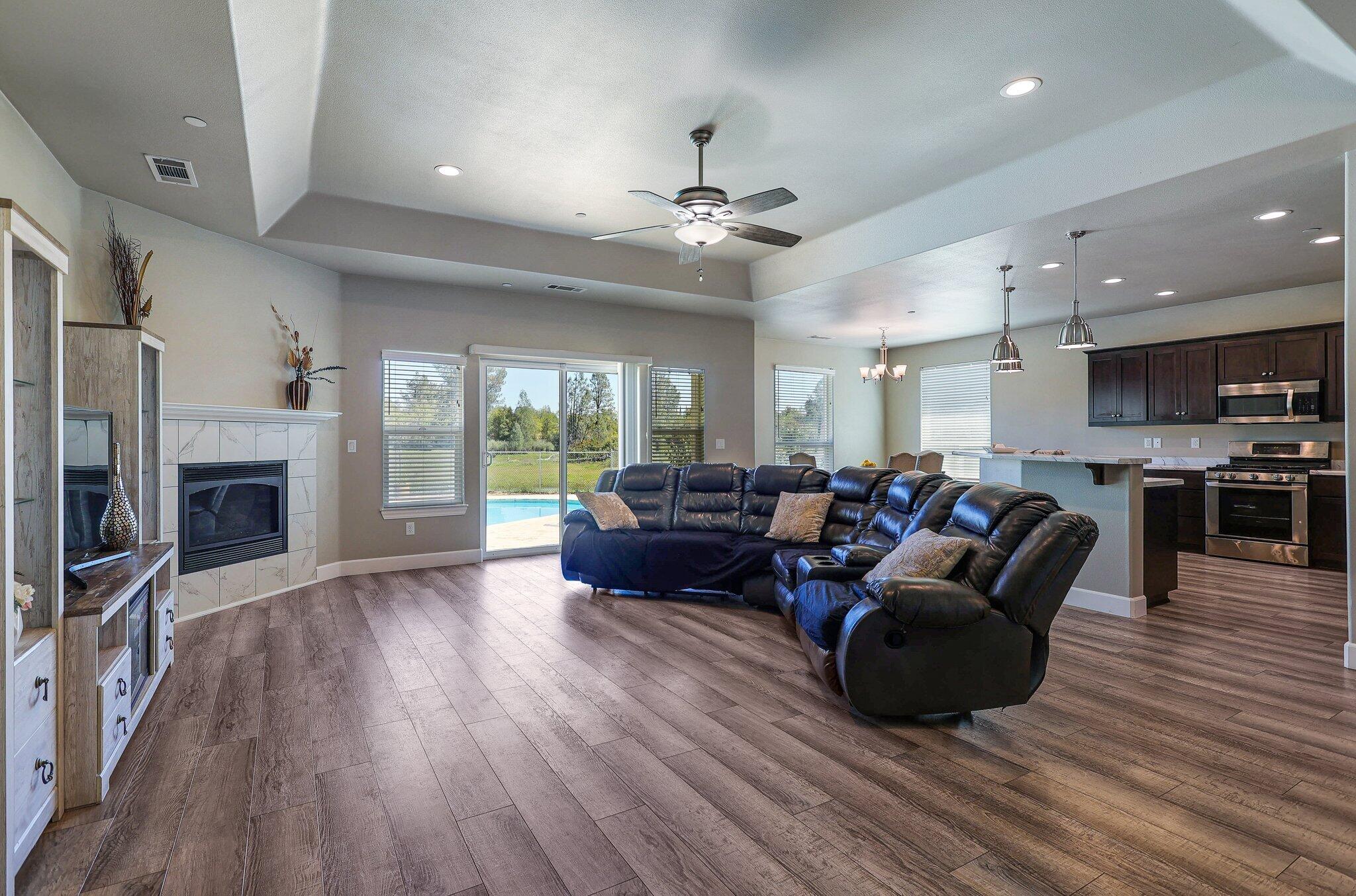 6685 Dixieland Drive